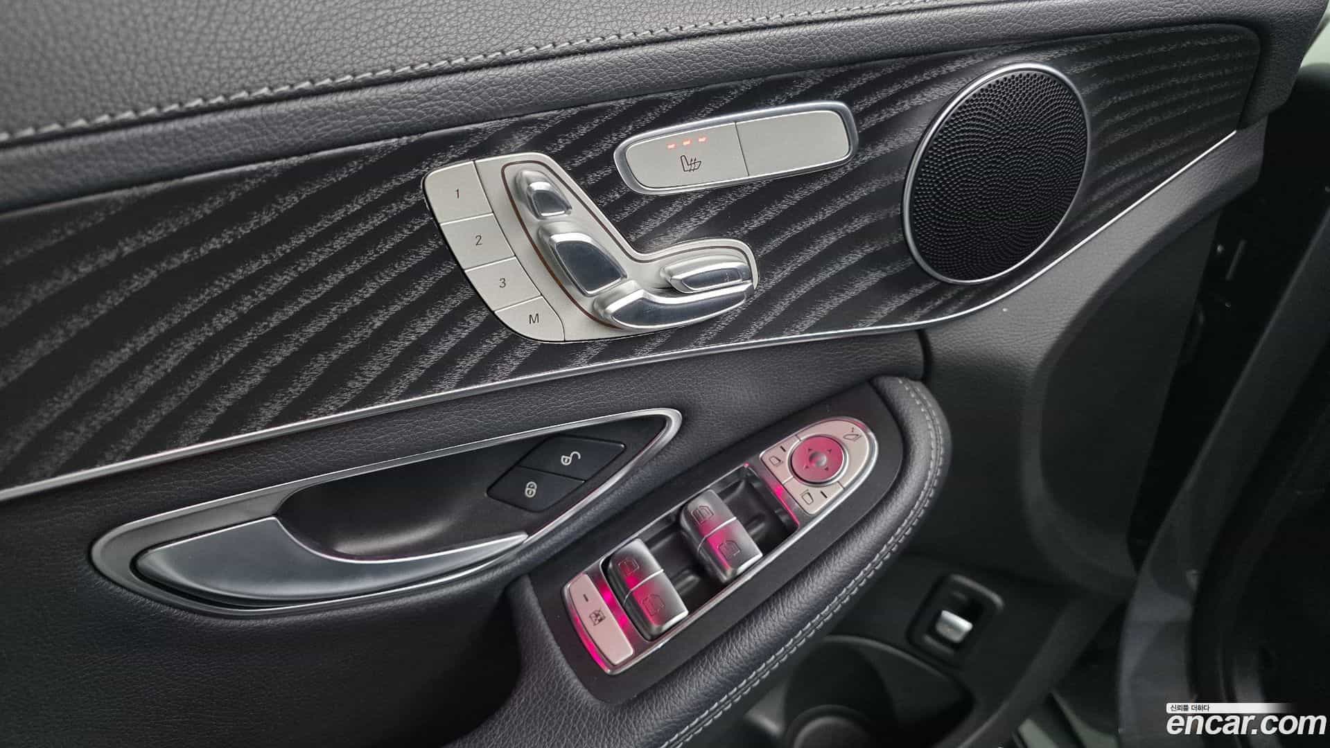C-Class Mercedes-Benz 2019.8-OPTION-021