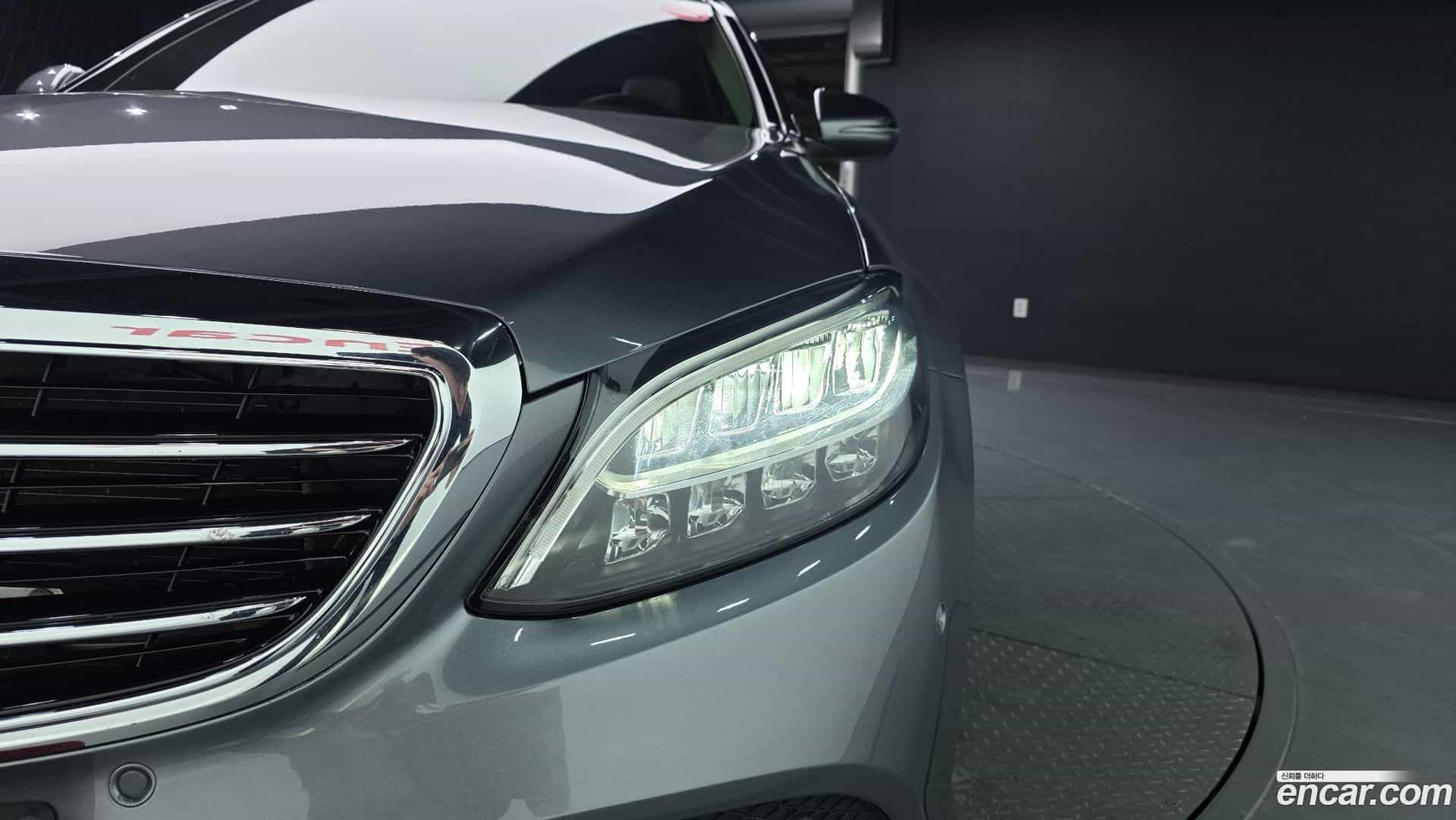 C-Class Mercedes-Benz 2019.8-OUTER-032