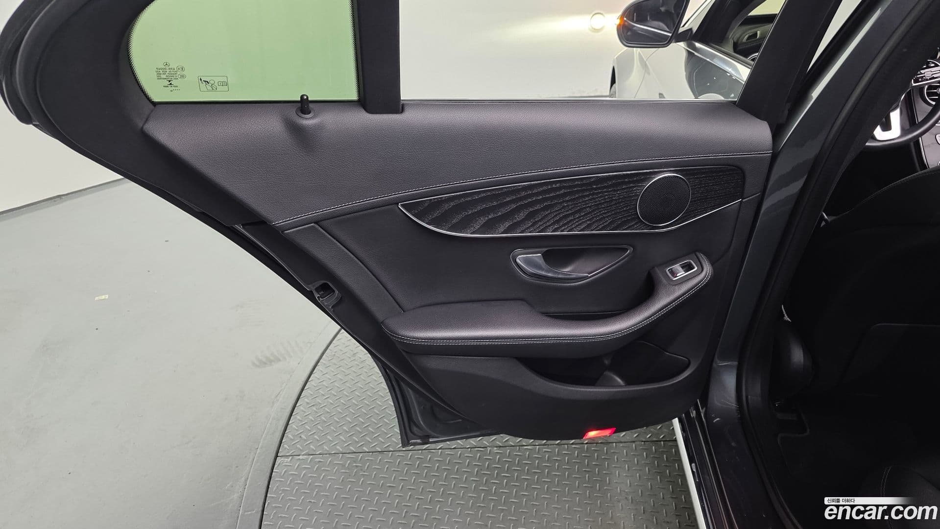 Main__Slider__Photo:C-Class Mercedes-Benz 2019.8-24