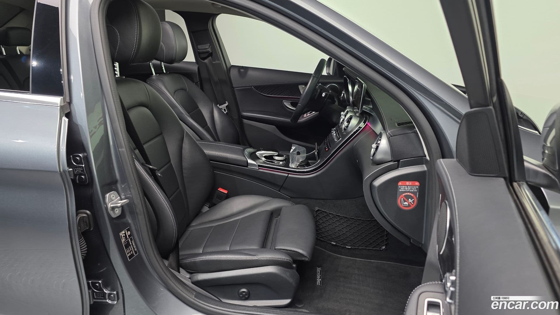 Main__Slider__Photo:C-Class Mercedes-Benz 2019.8-25