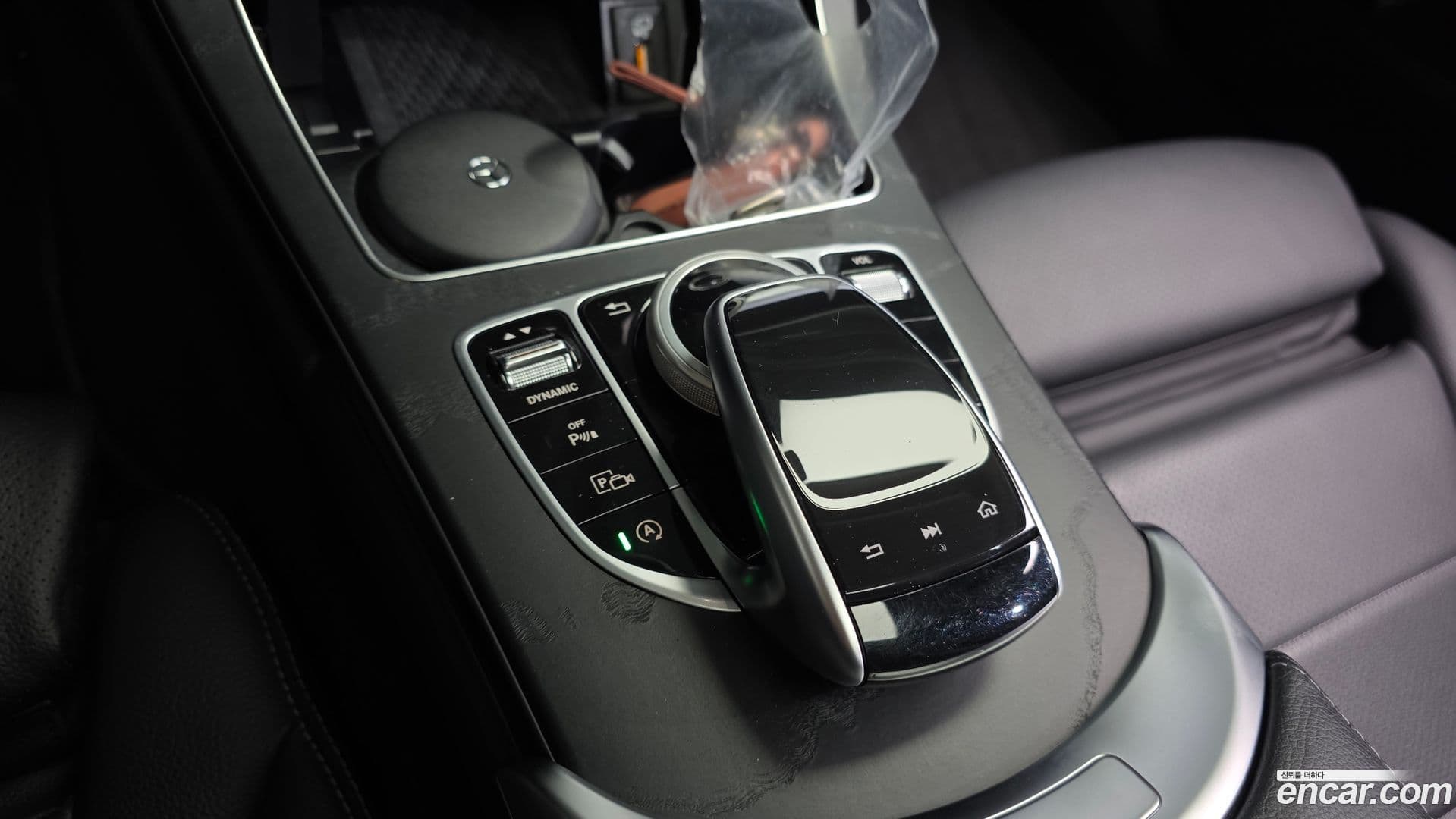 Main__Slider__Photo:C-Class Mercedes-Benz 2019.8-28