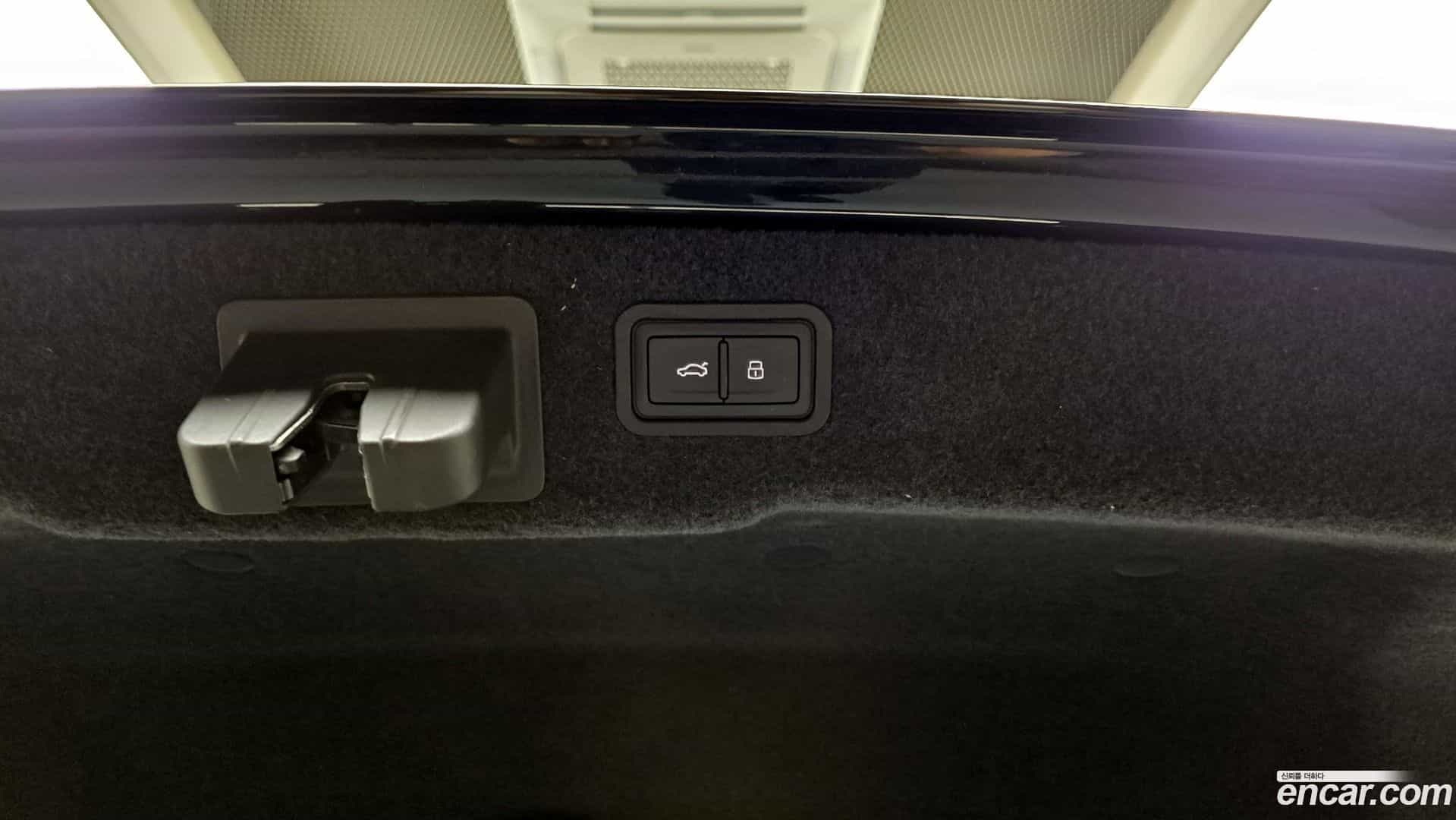 A8 Audi 2020.5-OPTION-040