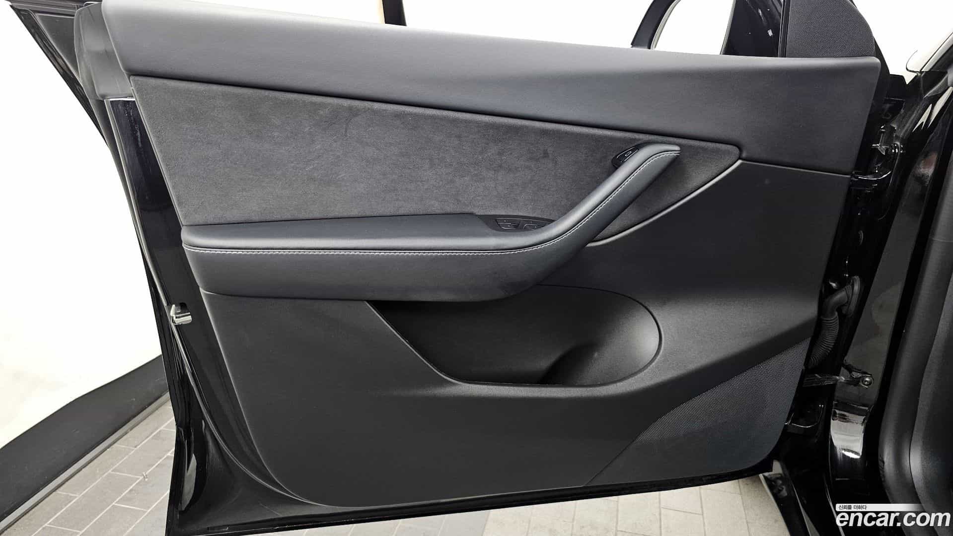 Model Y Tesla 2022.4-INNER-034