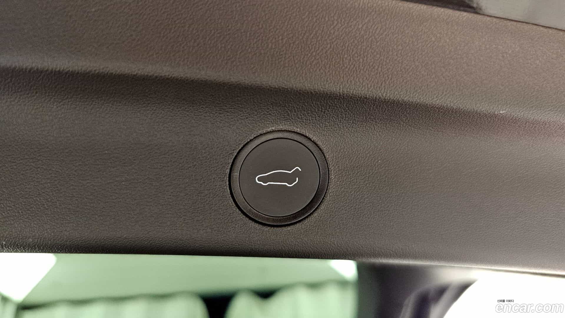 Model Y Tesla 2022.4-OPTION-042
