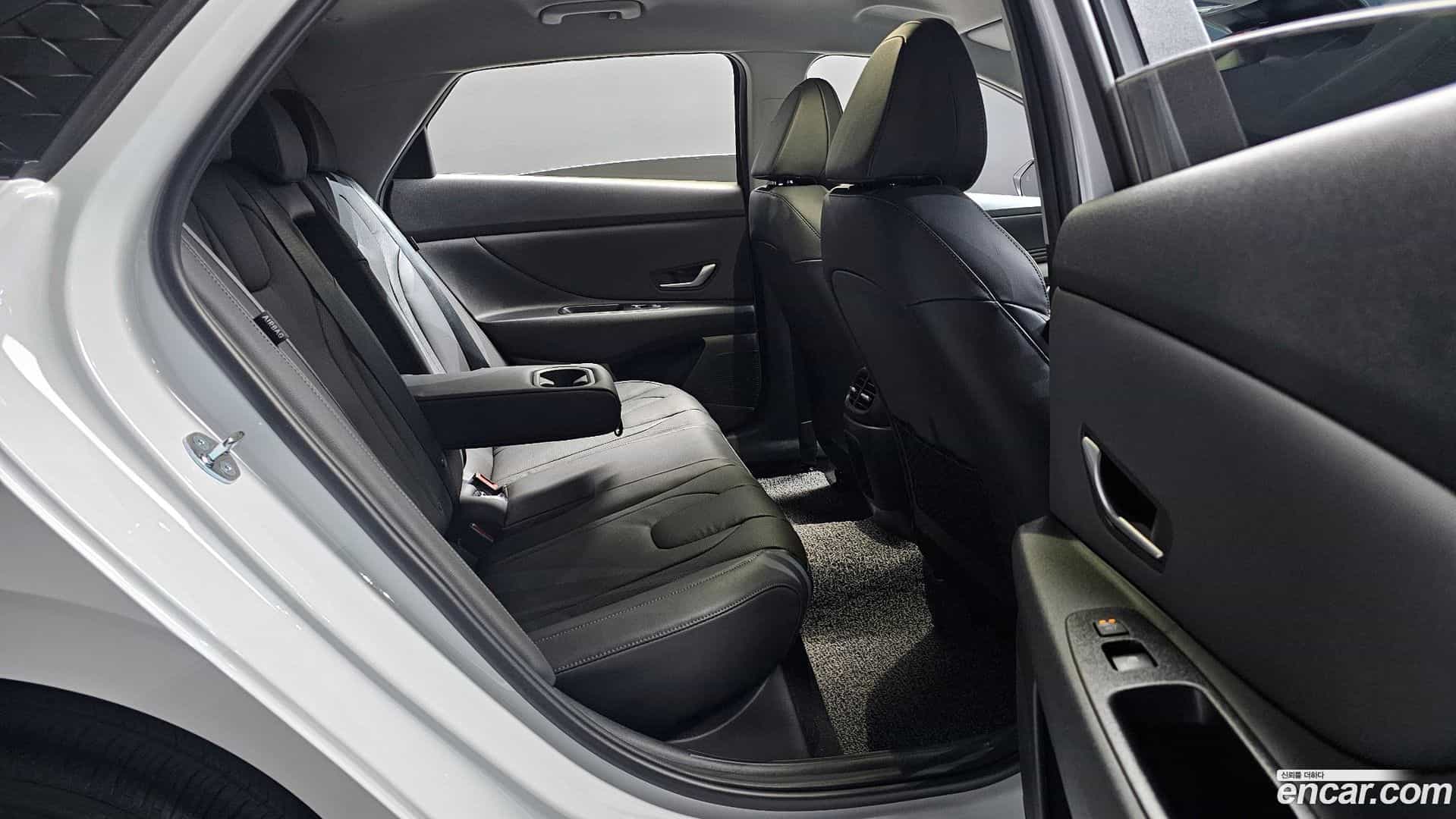 AVANTE Hyundai 2025.8-OPTION-016