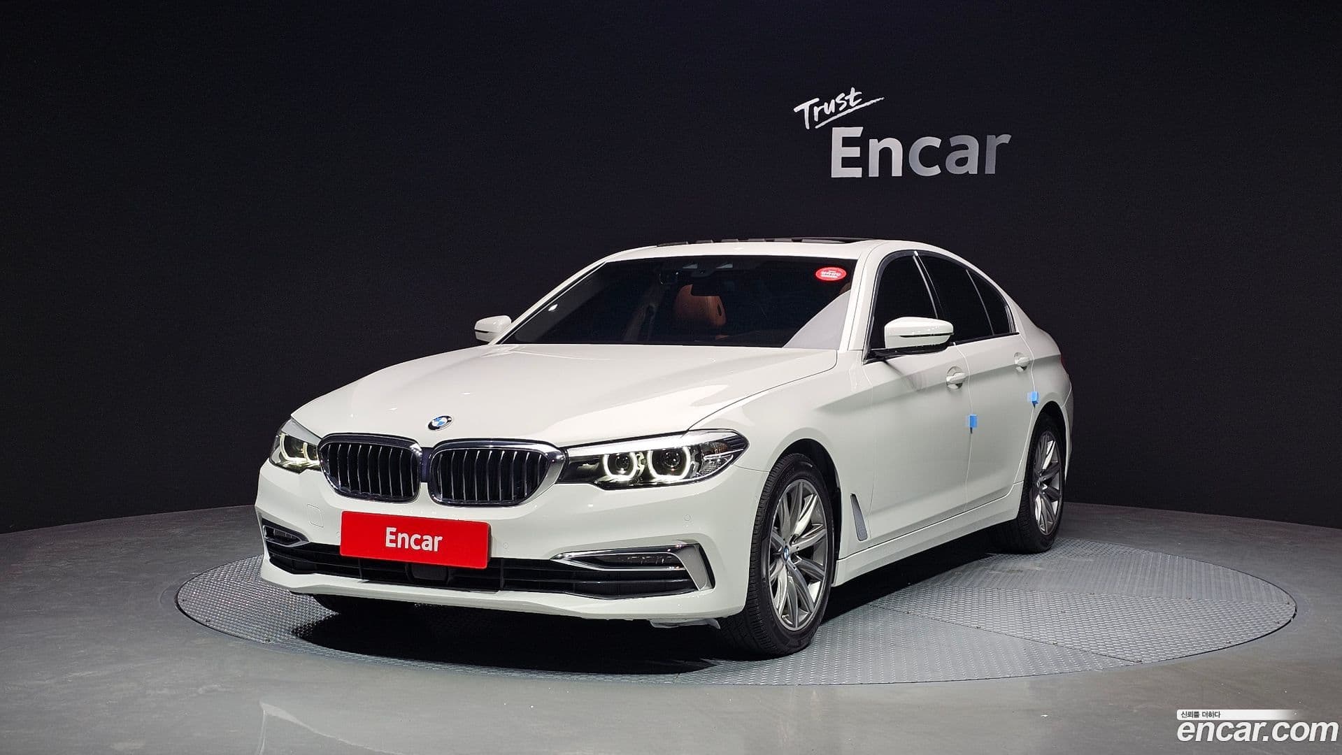 Main__Slider__Photo:5-Series BMW 2019.5-0