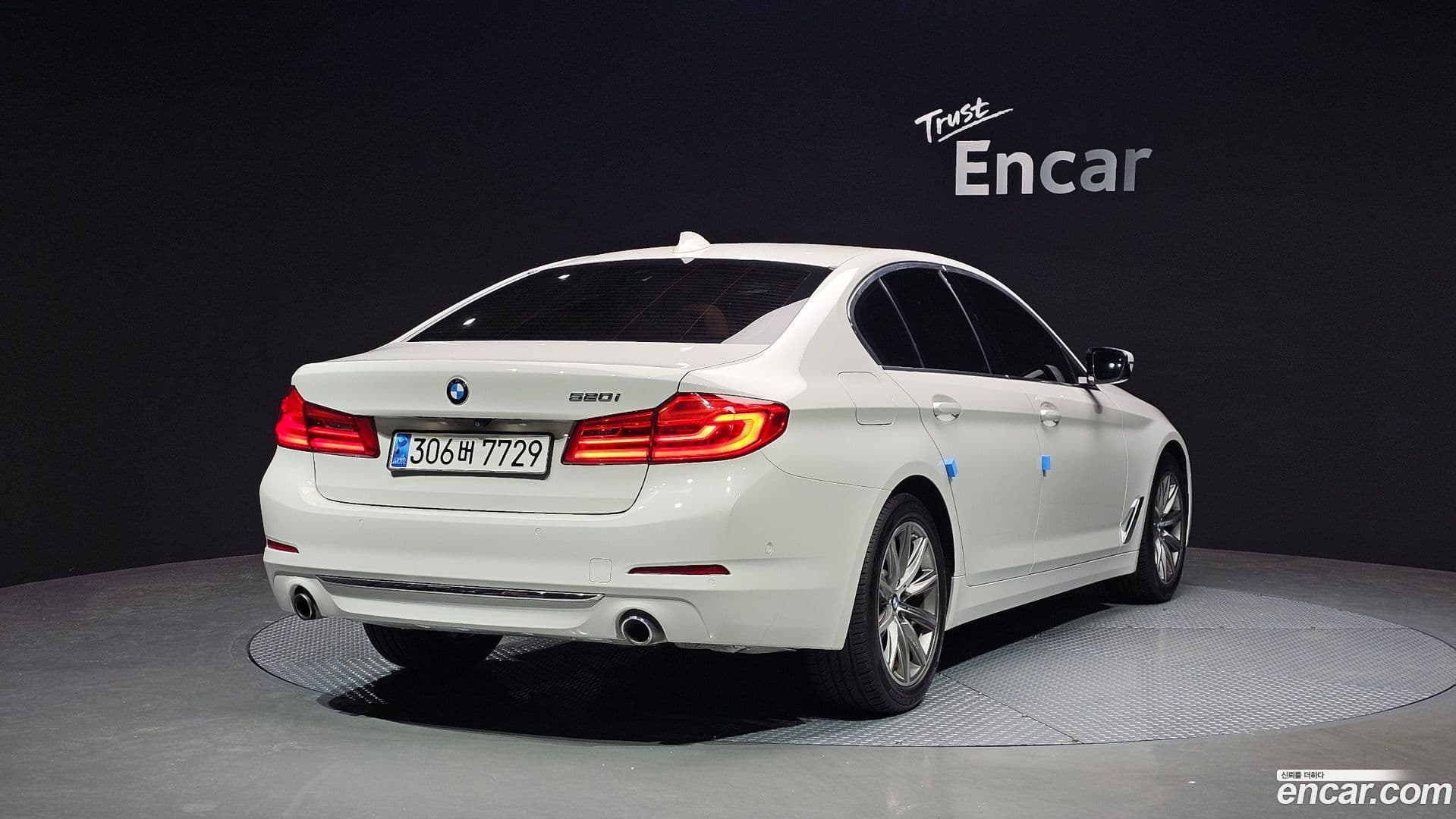 Main__Slider__Photo:5-Series BMW 2019.5-1