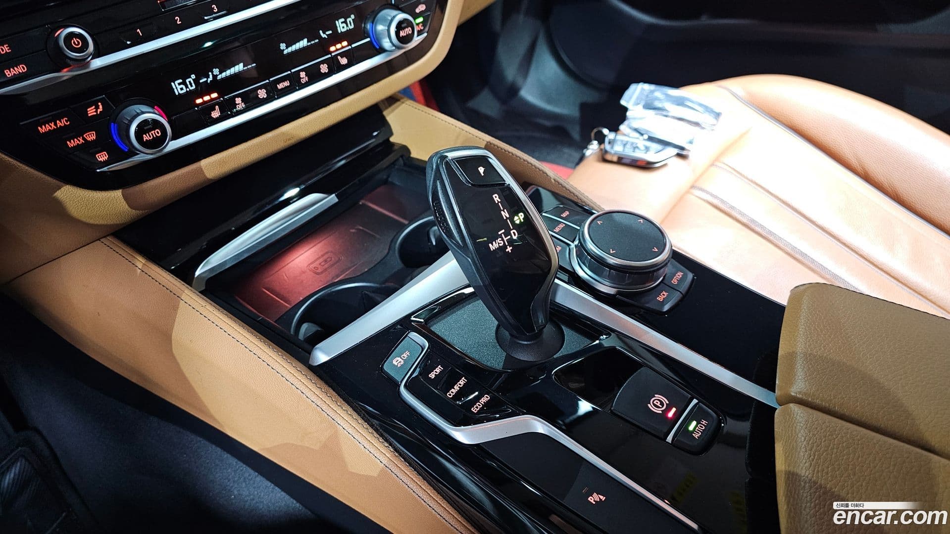 Main__Slider__Photo:5-Series BMW 2019.5-8