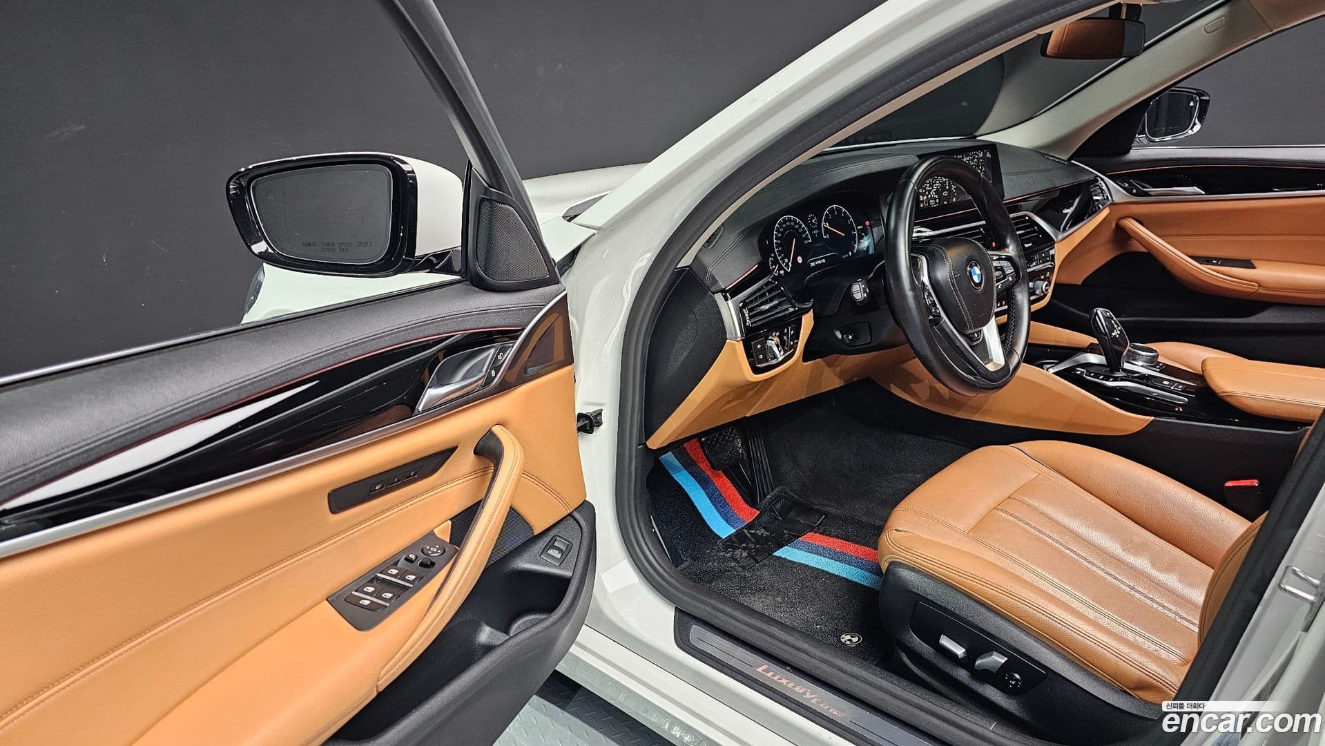 Main__Slider__Photo:5-Series BMW 2019.5-12