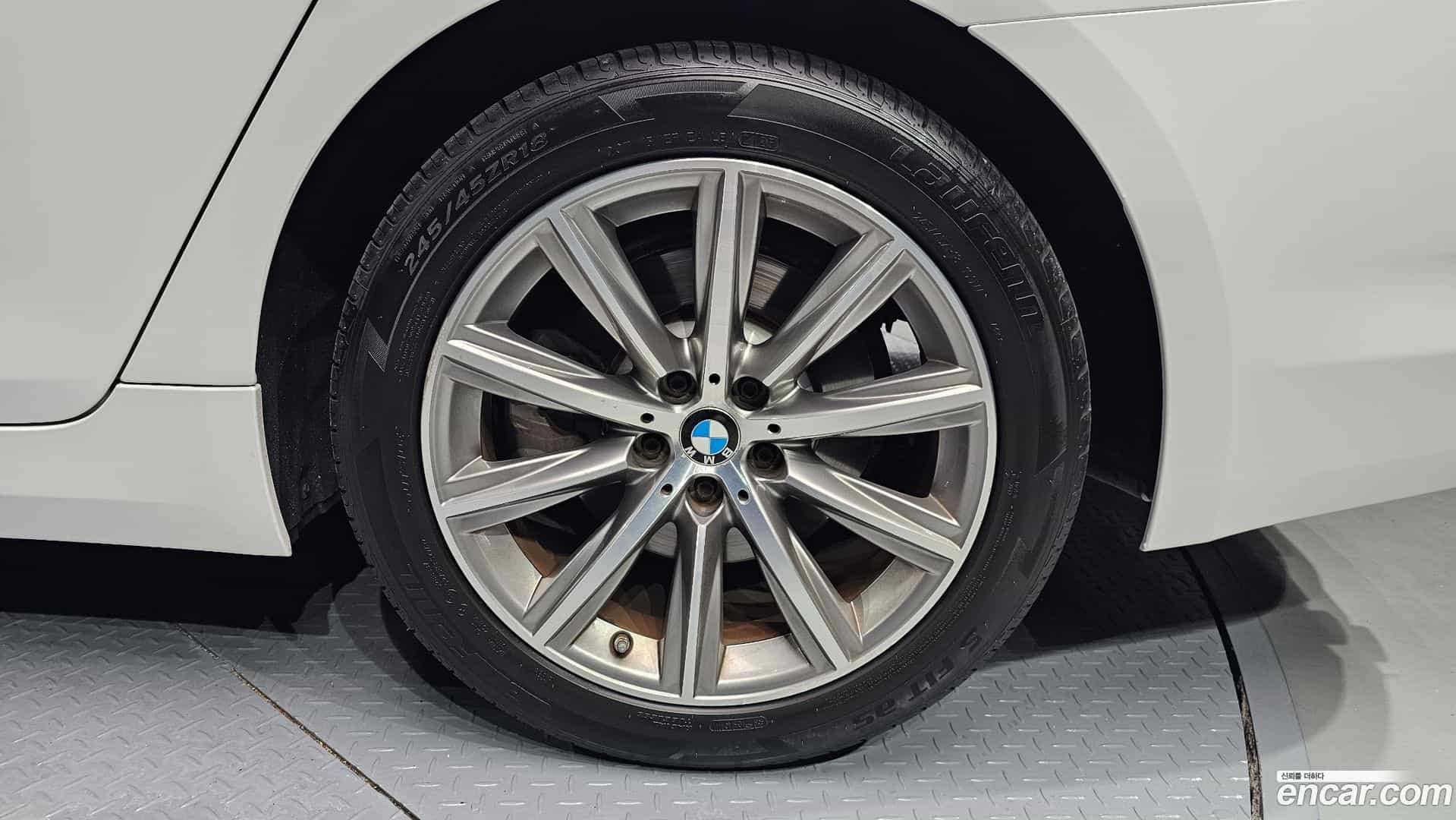 5-Series BMW 2019.5-OUTER-031