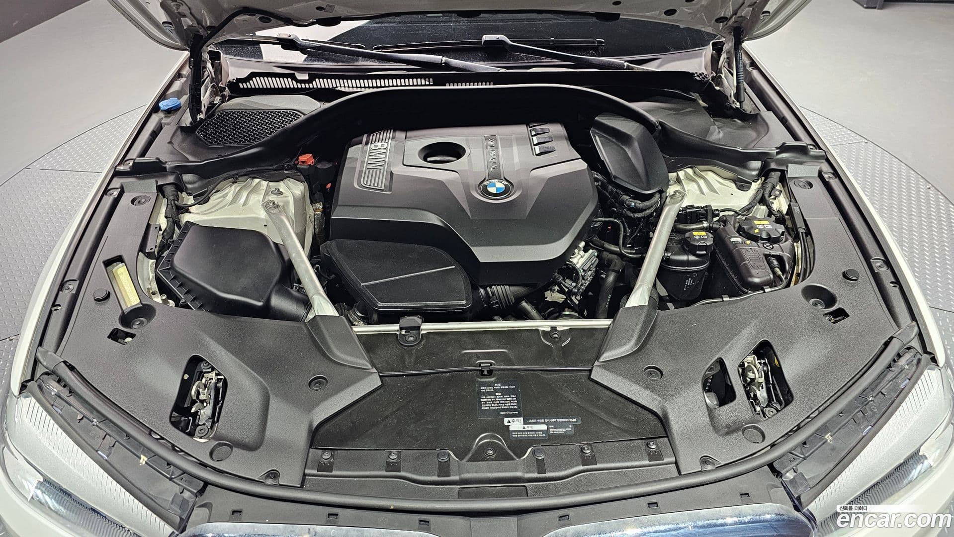 Main__Slider__Photo:5-Series BMW 2019.5-25