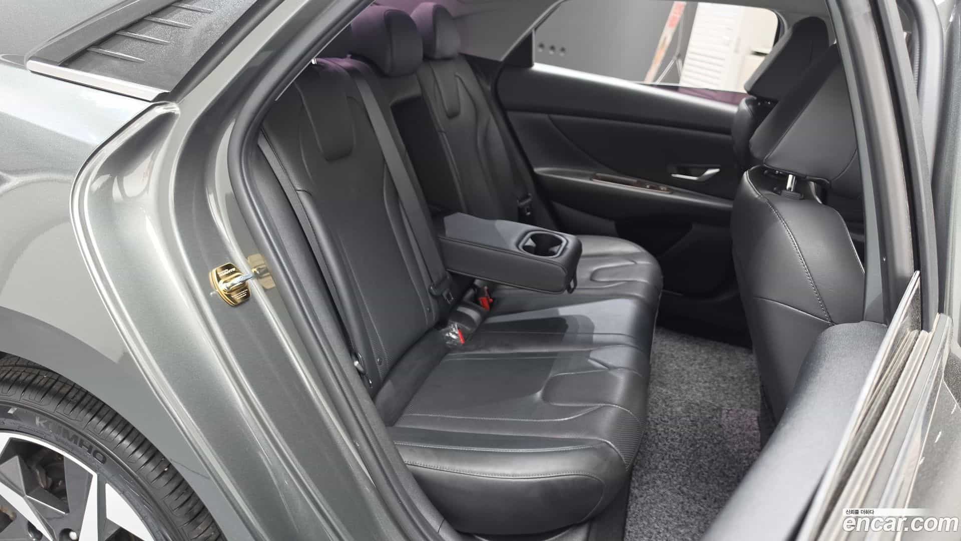 AVANTE Hyundai 2020.10-INNER-036