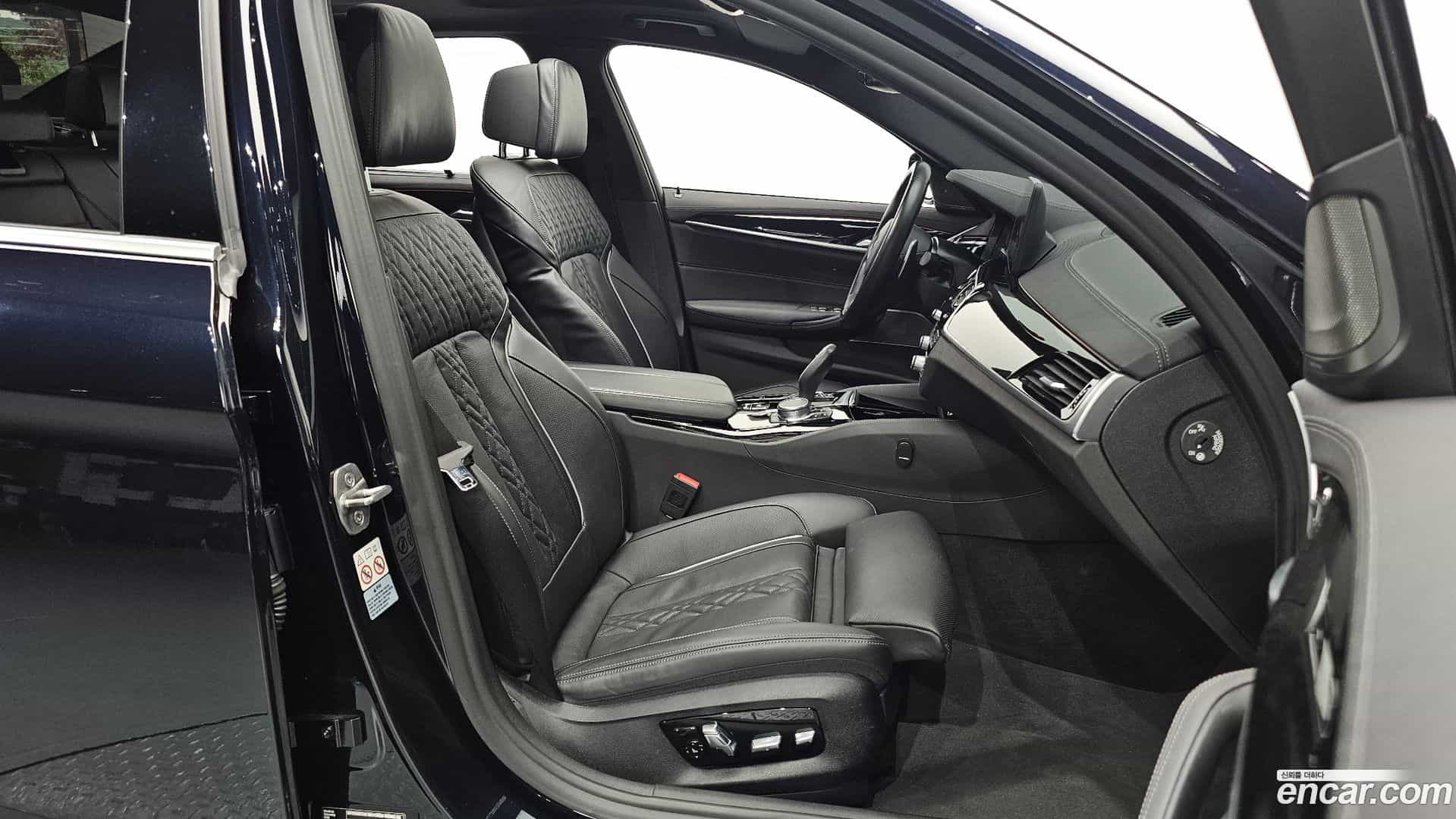 5-Series BMW 2022.0-INNER-010