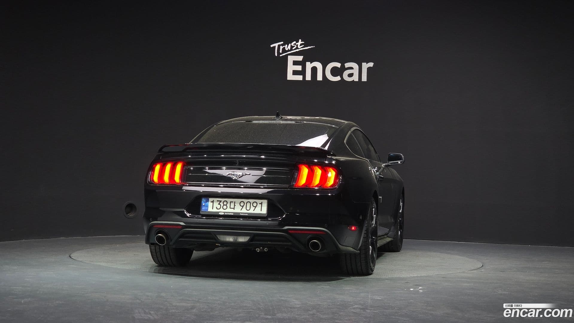 Main__Slider__Photo:Mustang Ford 2021.10-3