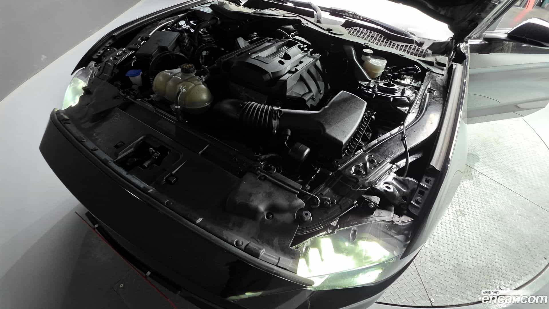 Mustang Ford 2021.10-OUTER-006