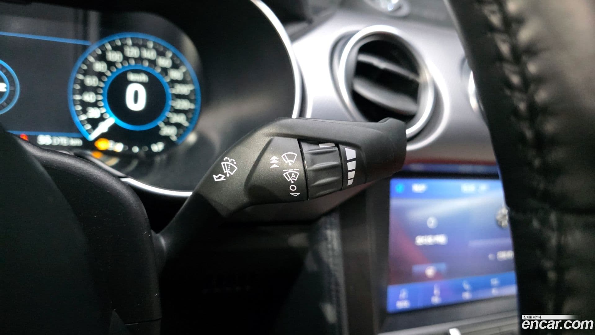 Main__Slider__Photo:Mustang Ford 2021.10-26