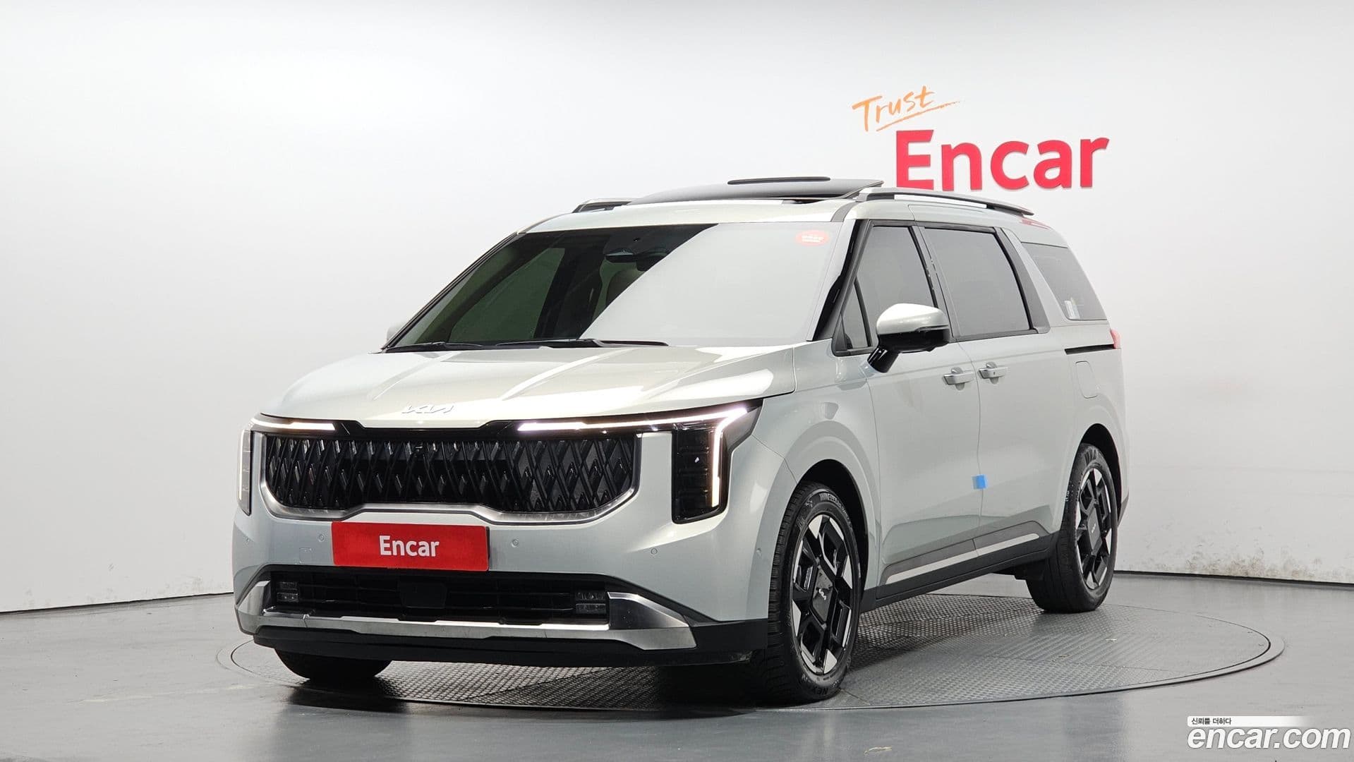 Main__Slider__Photo:Canival Kia 2025.3-0