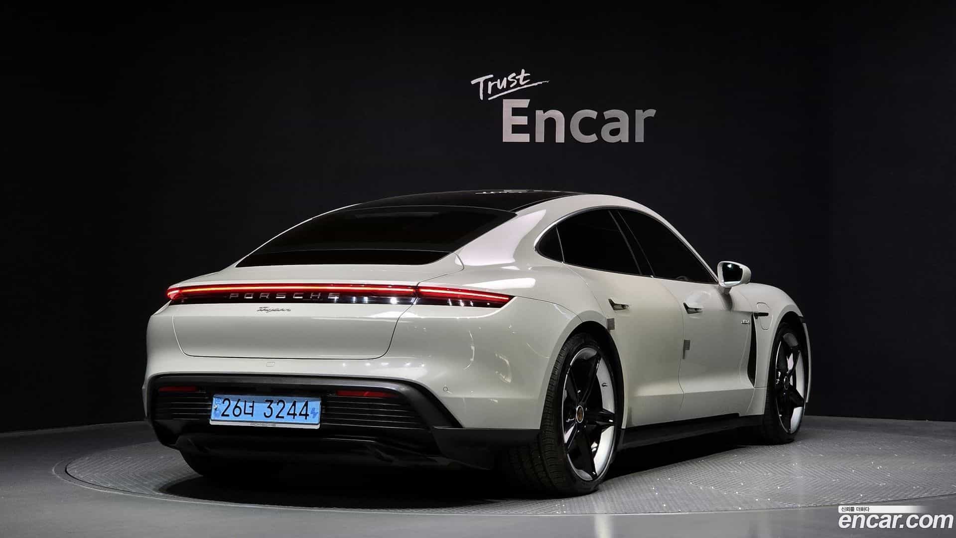 Taycan Porsche 2022.3-OUTER-002