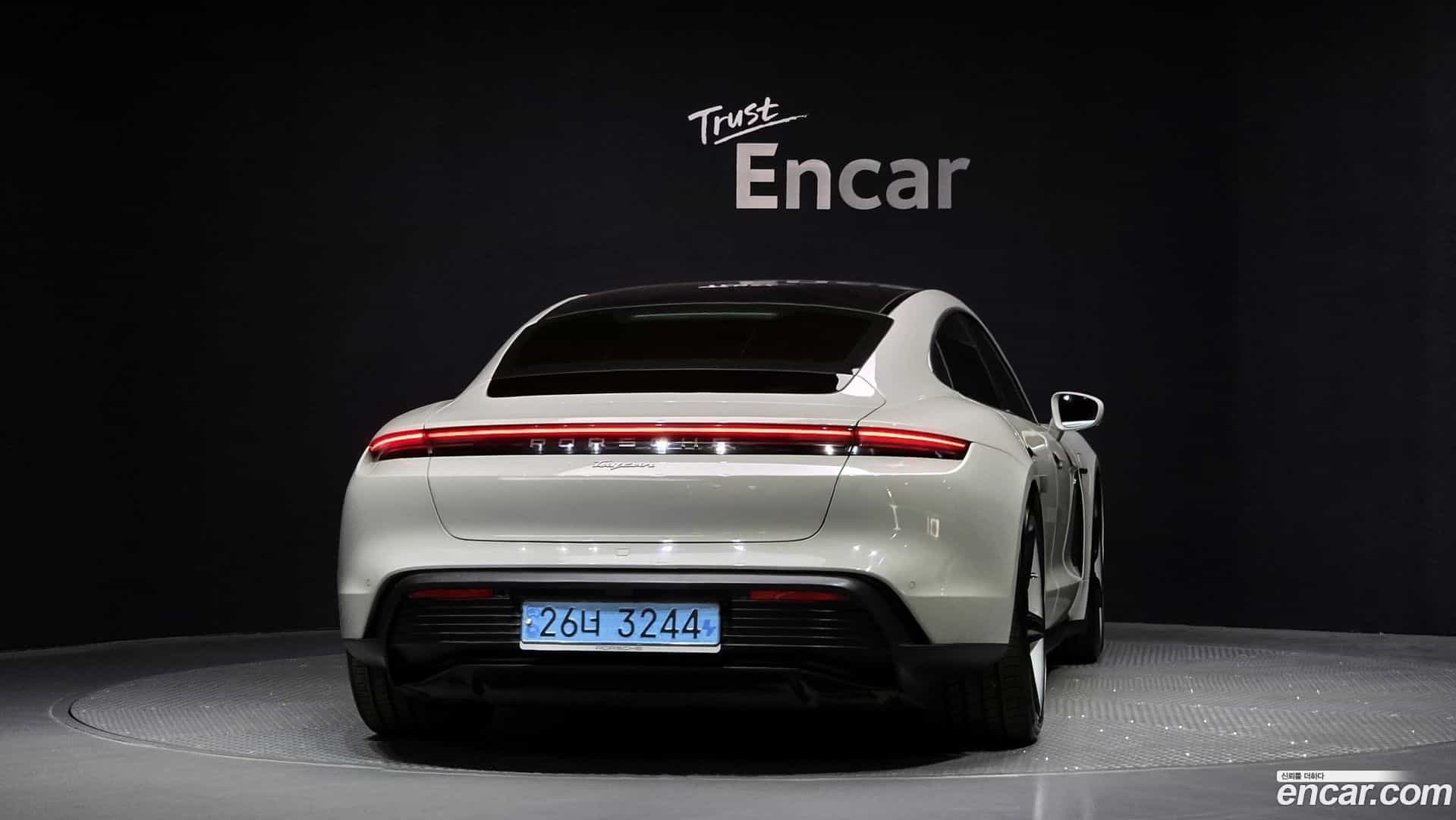Taycan Porsche 2022.3-OUTER-004