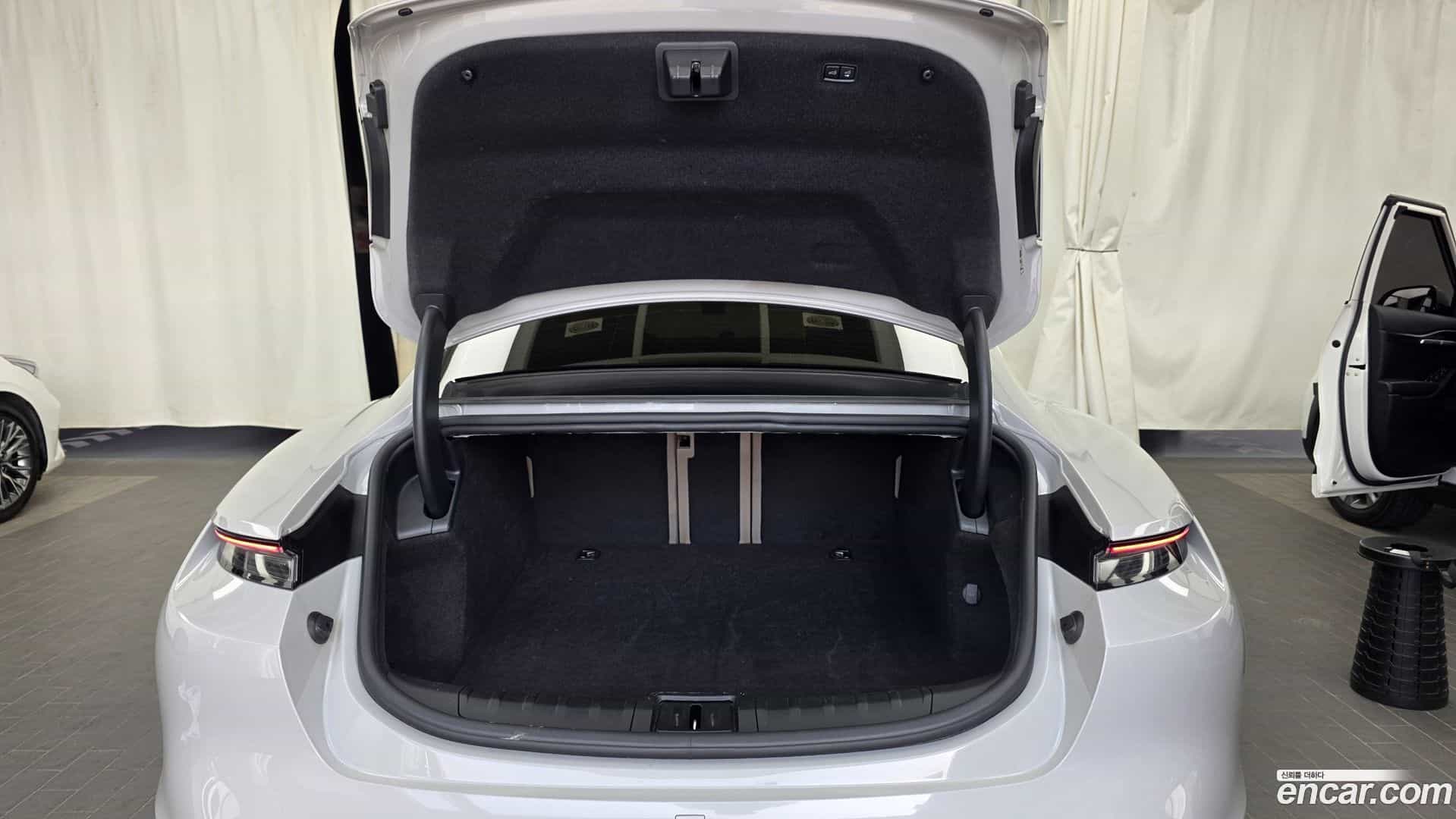 Taycan Porsche 2022.3-OPTION-024