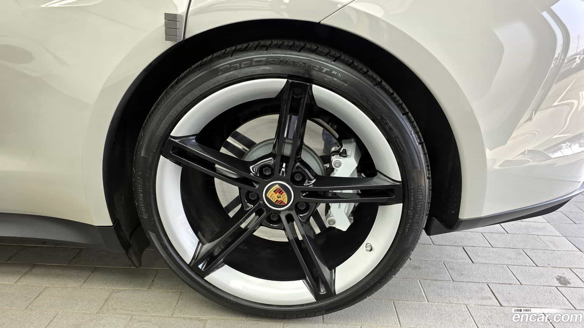 Taycan Porsche 2022.3-OUTER-031