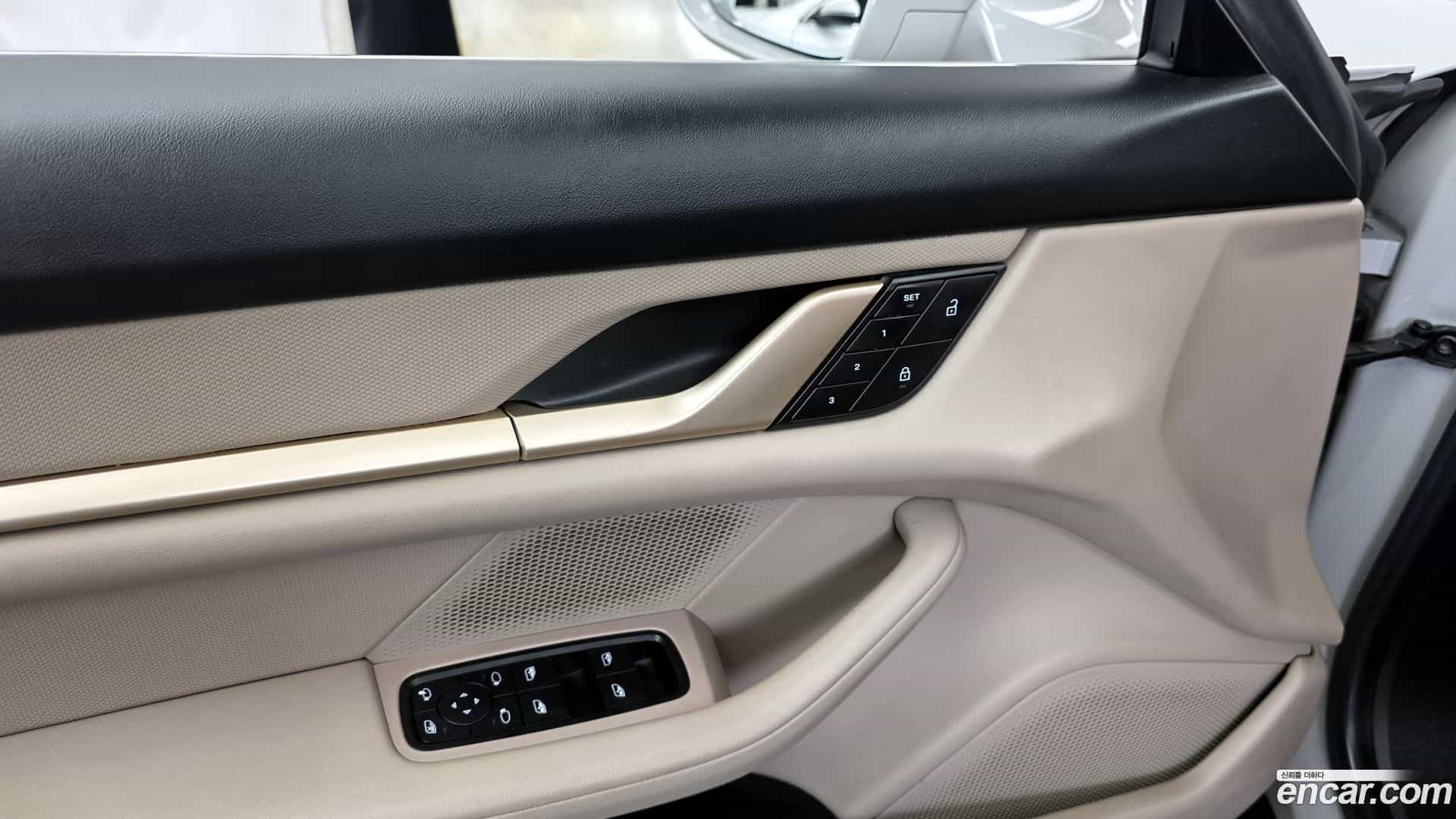 Taycan Porsche 2022.3-OPTION-044