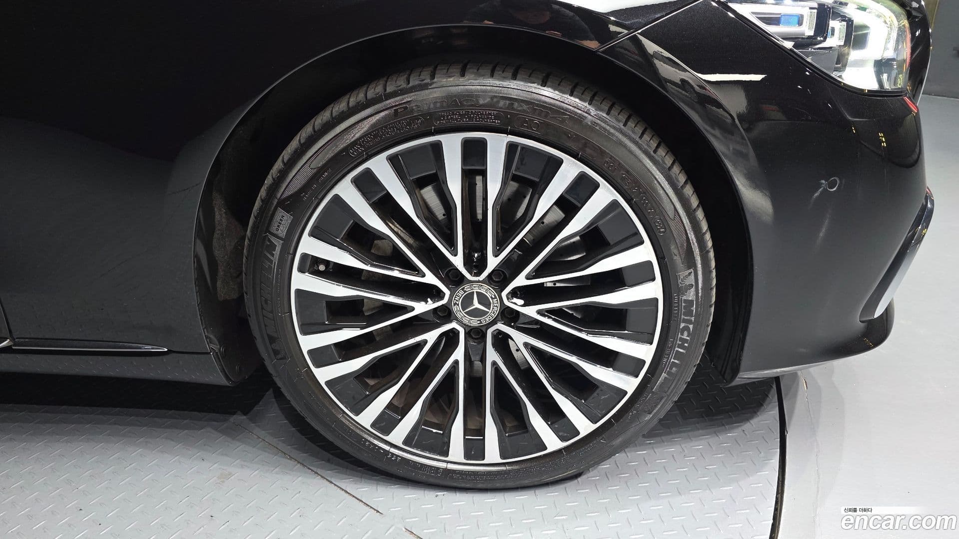Main__Slider__Photo:S-Class Mercedes-Benz 2021.9-4