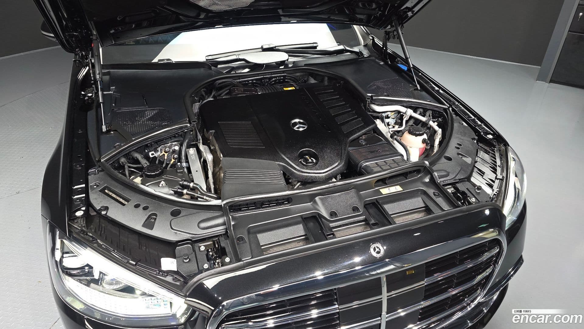 Main__Slider__Photo:S-Class Mercedes-Benz 2021.9-5