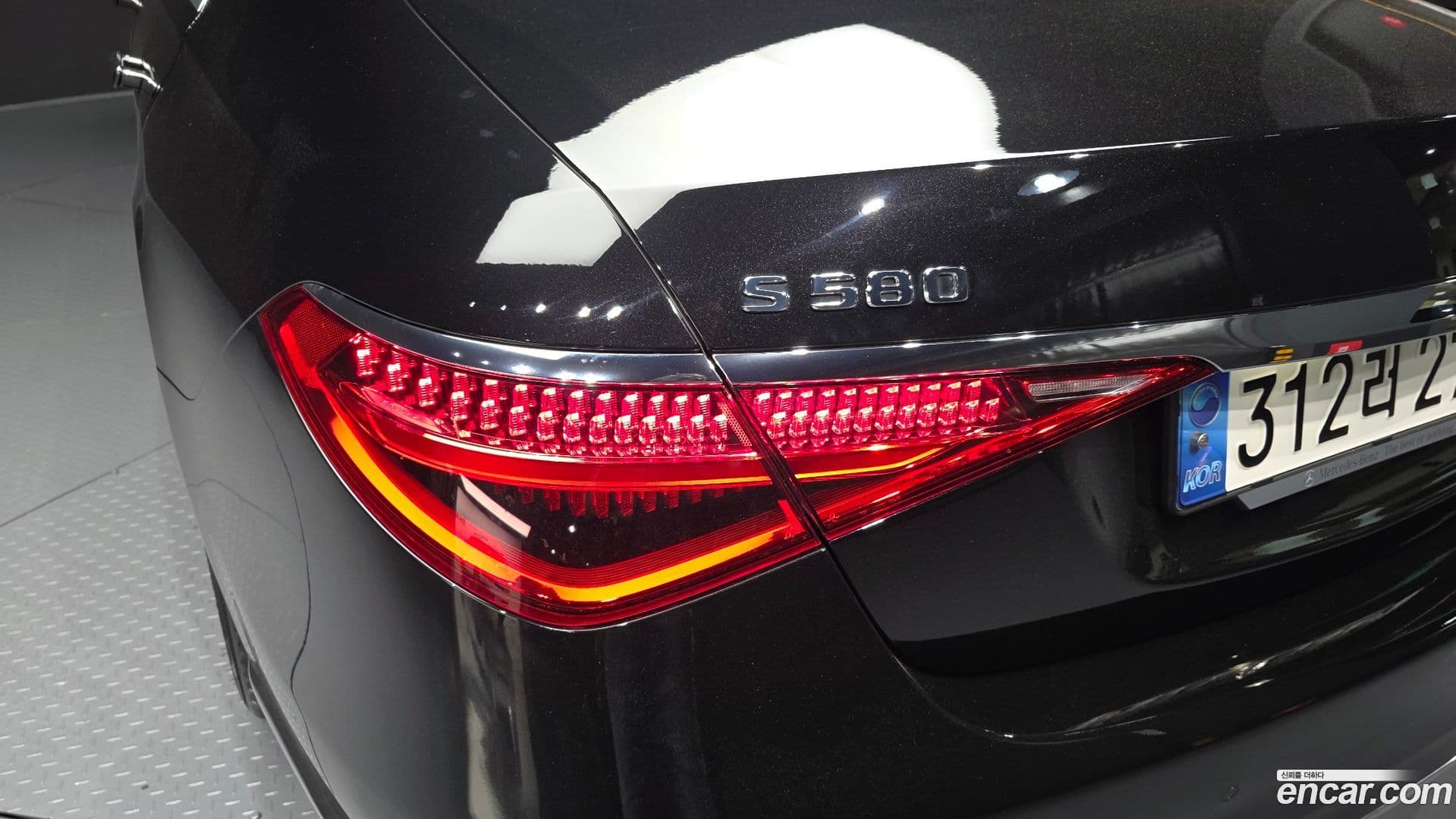 Main__Slider__Photo:S-Class Mercedes-Benz 2021.9-22