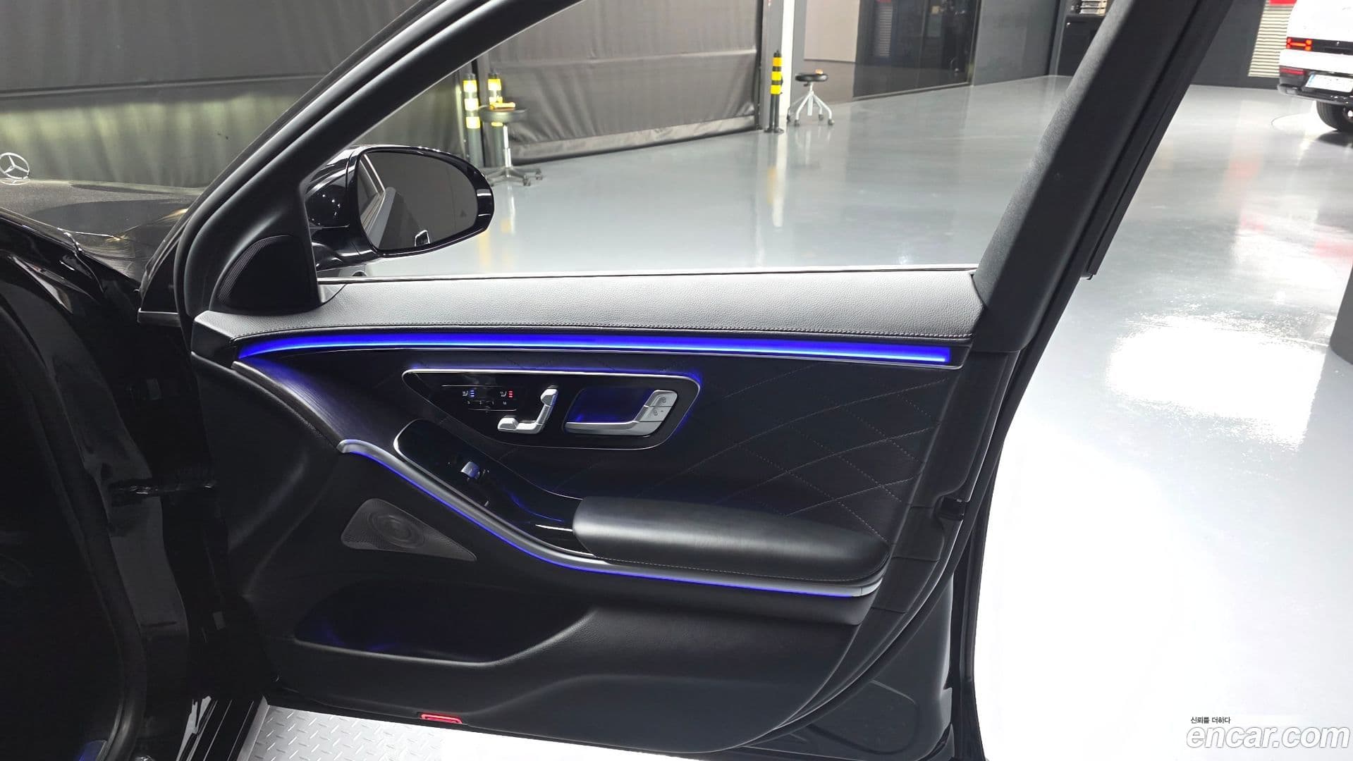 Main__Slider__Photo:S-Class Mercedes-Benz 2021.9-23