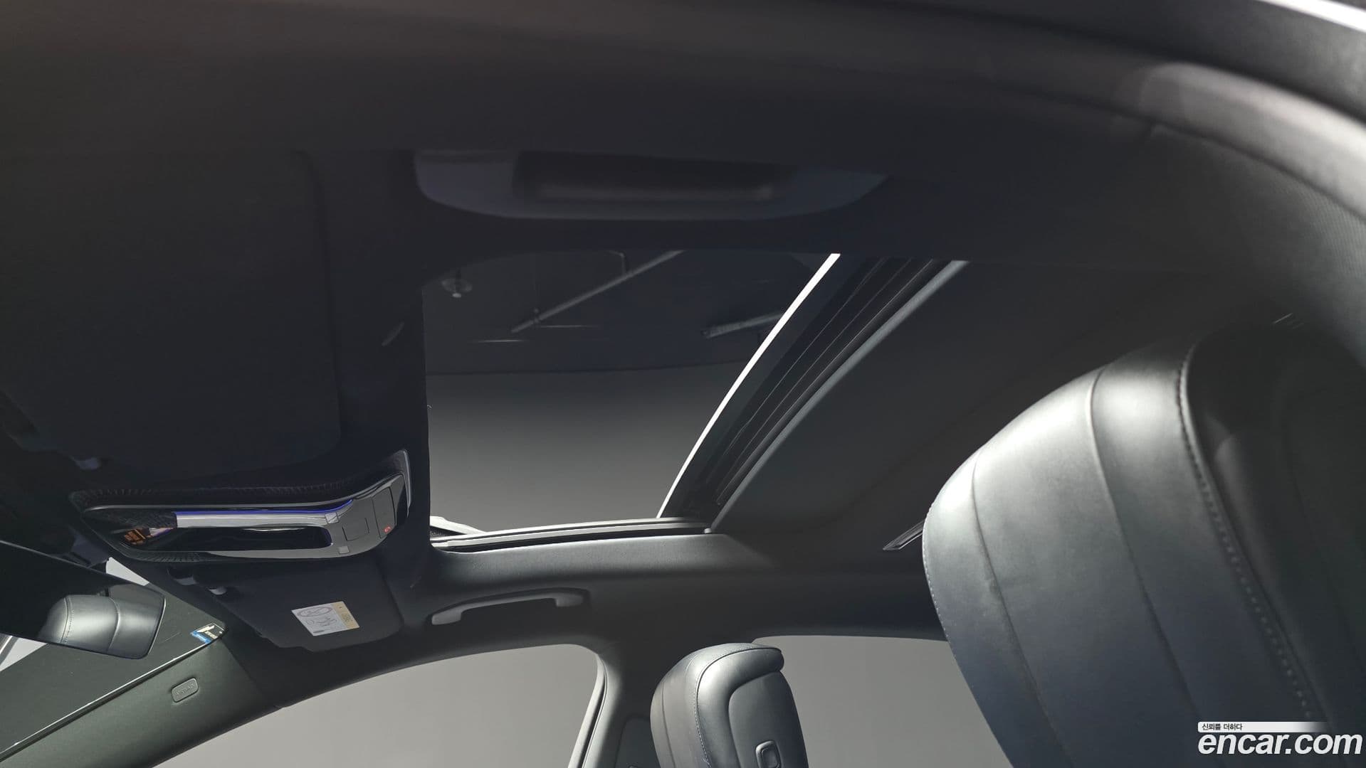 Main__Slider__Photo:S-Class Mercedes-Benz 2021.9-26