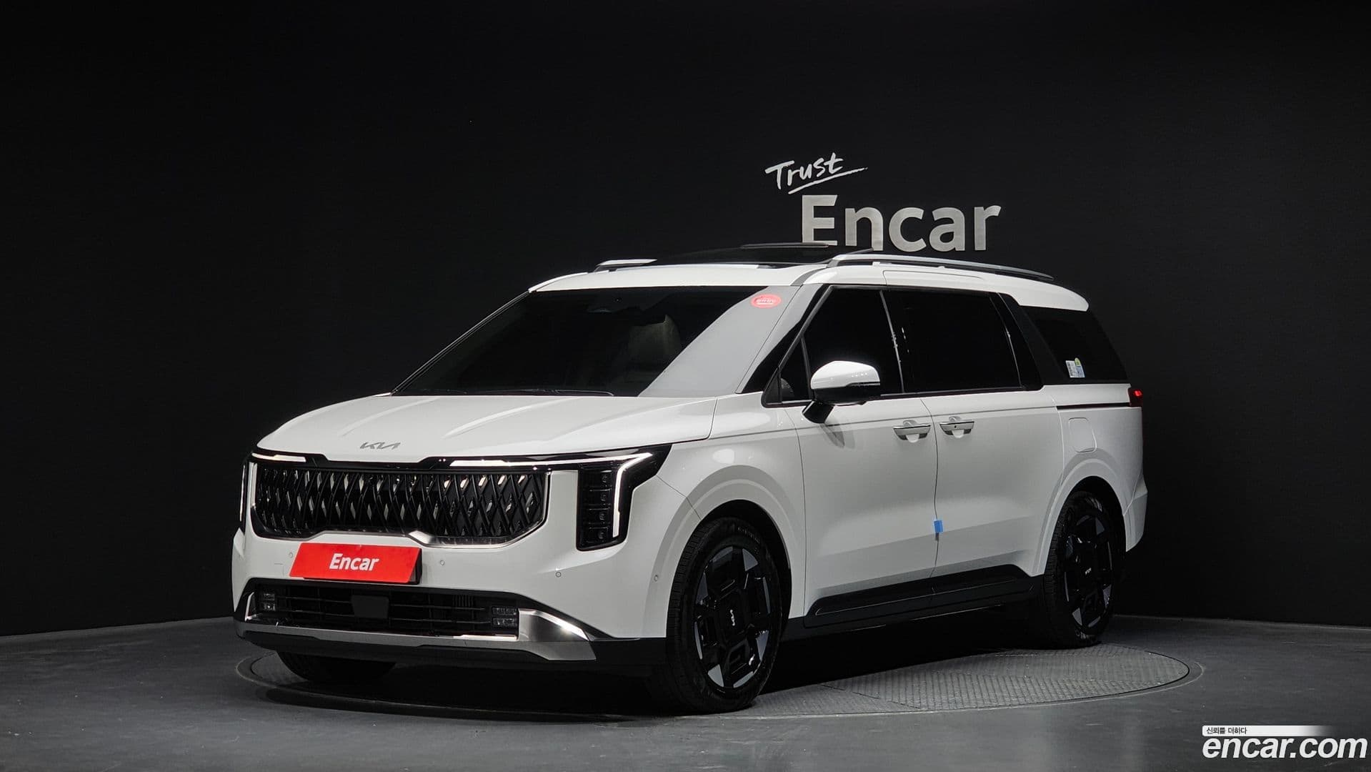 Main__Slider__Photo:Canival Kia 2024.3-0