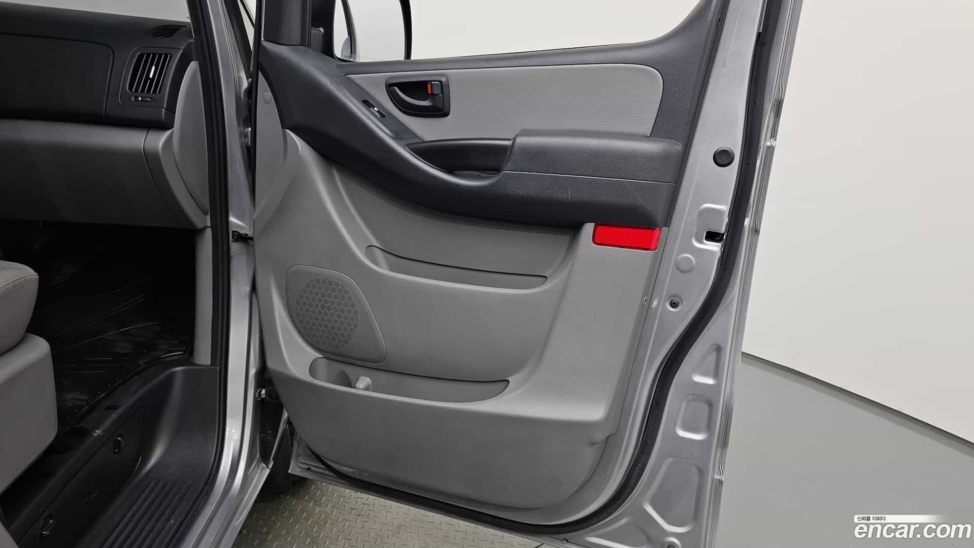 Starex Hyundai 2021.1-INNER-034