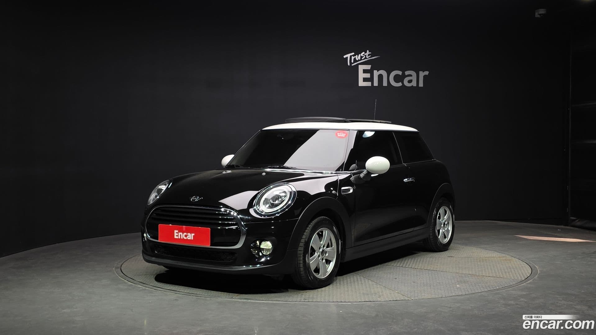 Main__Slider__Photo:Cooper Mini 2019.5-0