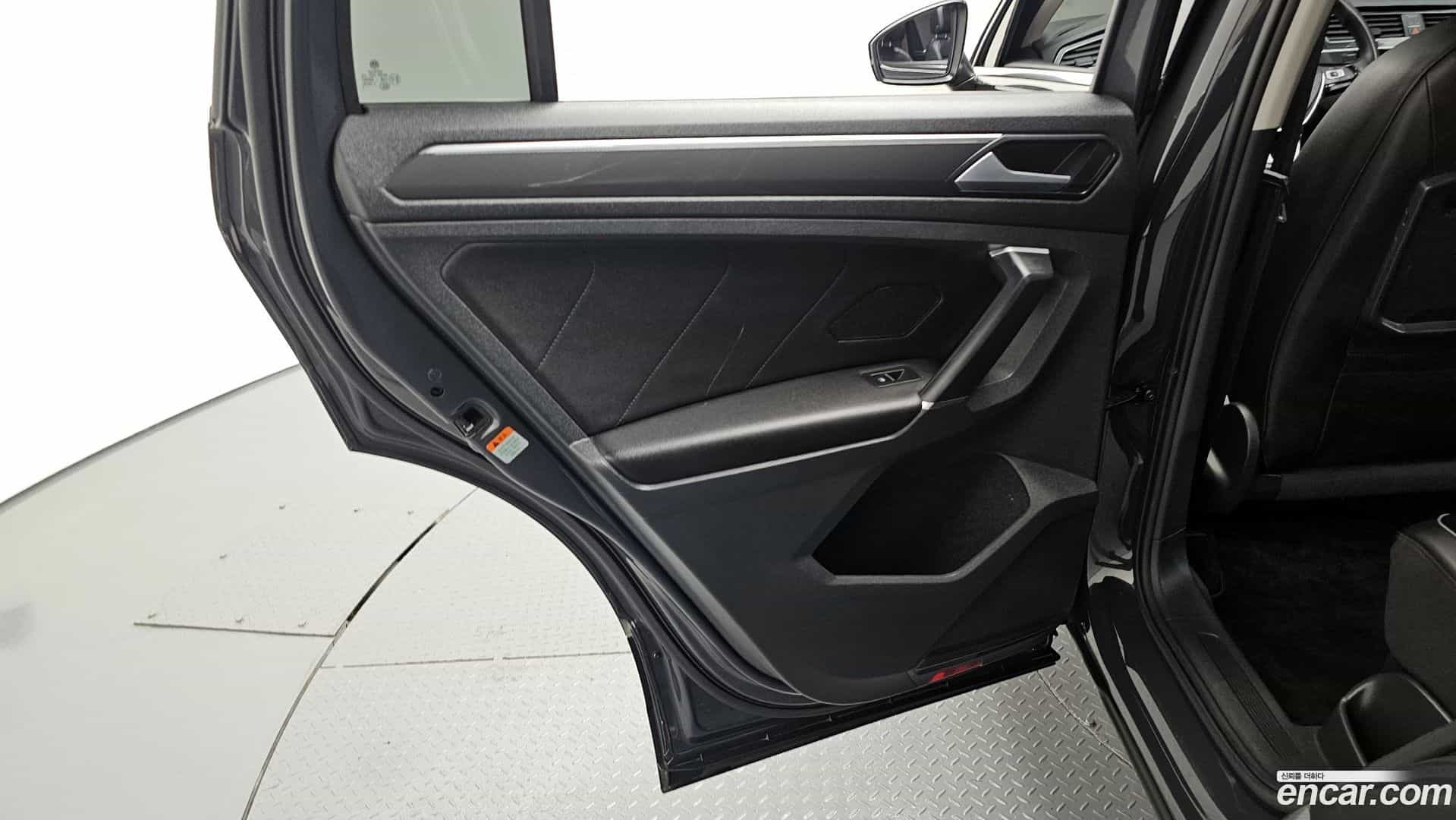 Tiguan Volkswagen 2018.5-INNER-035