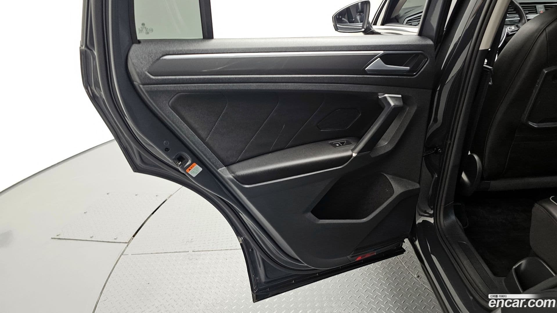 Main__Slider__Photo:Tiguan Volkswagen 2018.5-24