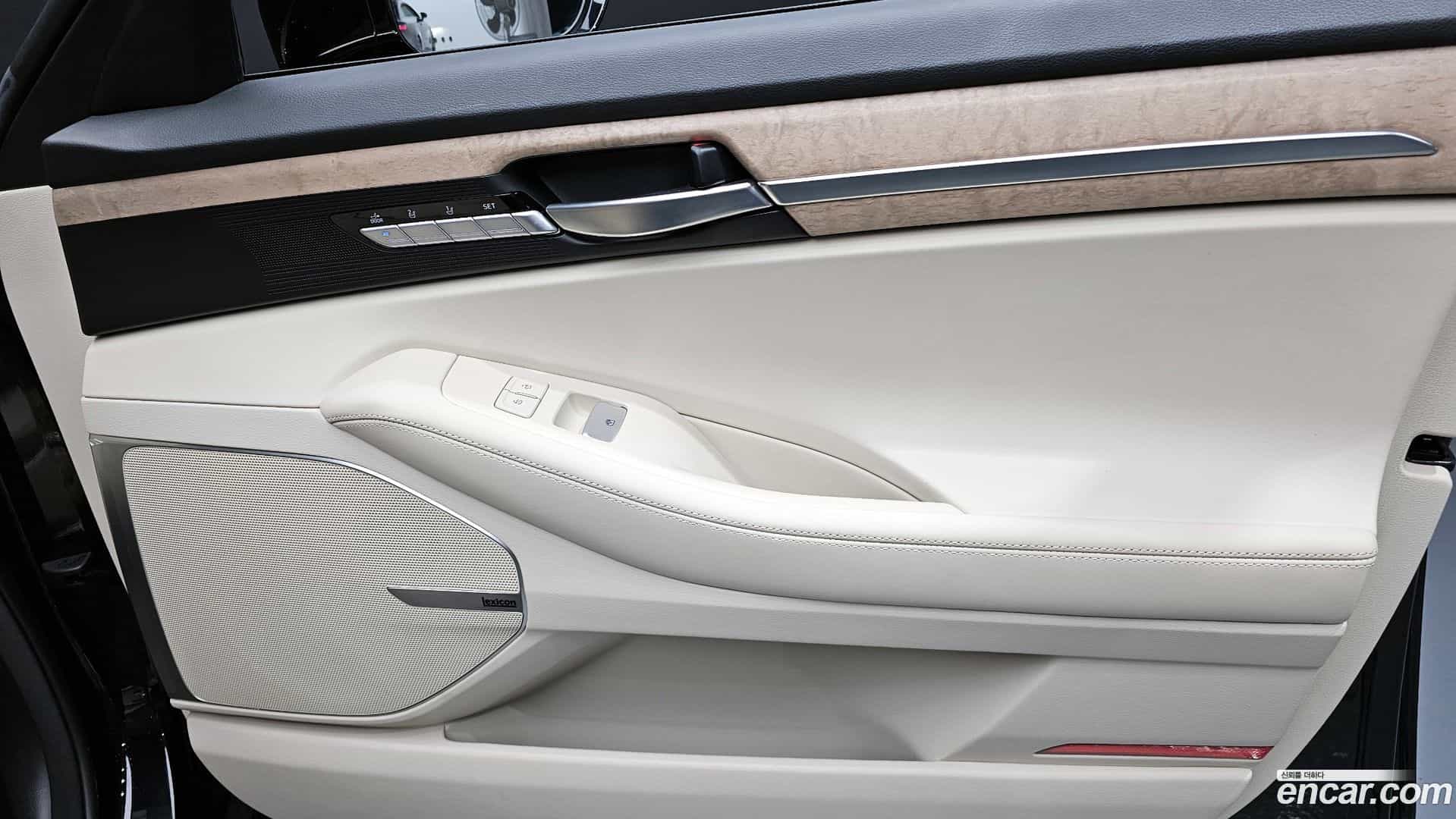 G90 Genesis 2021.0-INNER-035