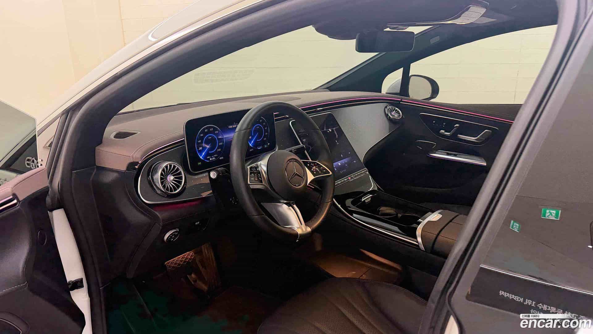 EQE Mercedes-Benz 2024.9-OPTION-017