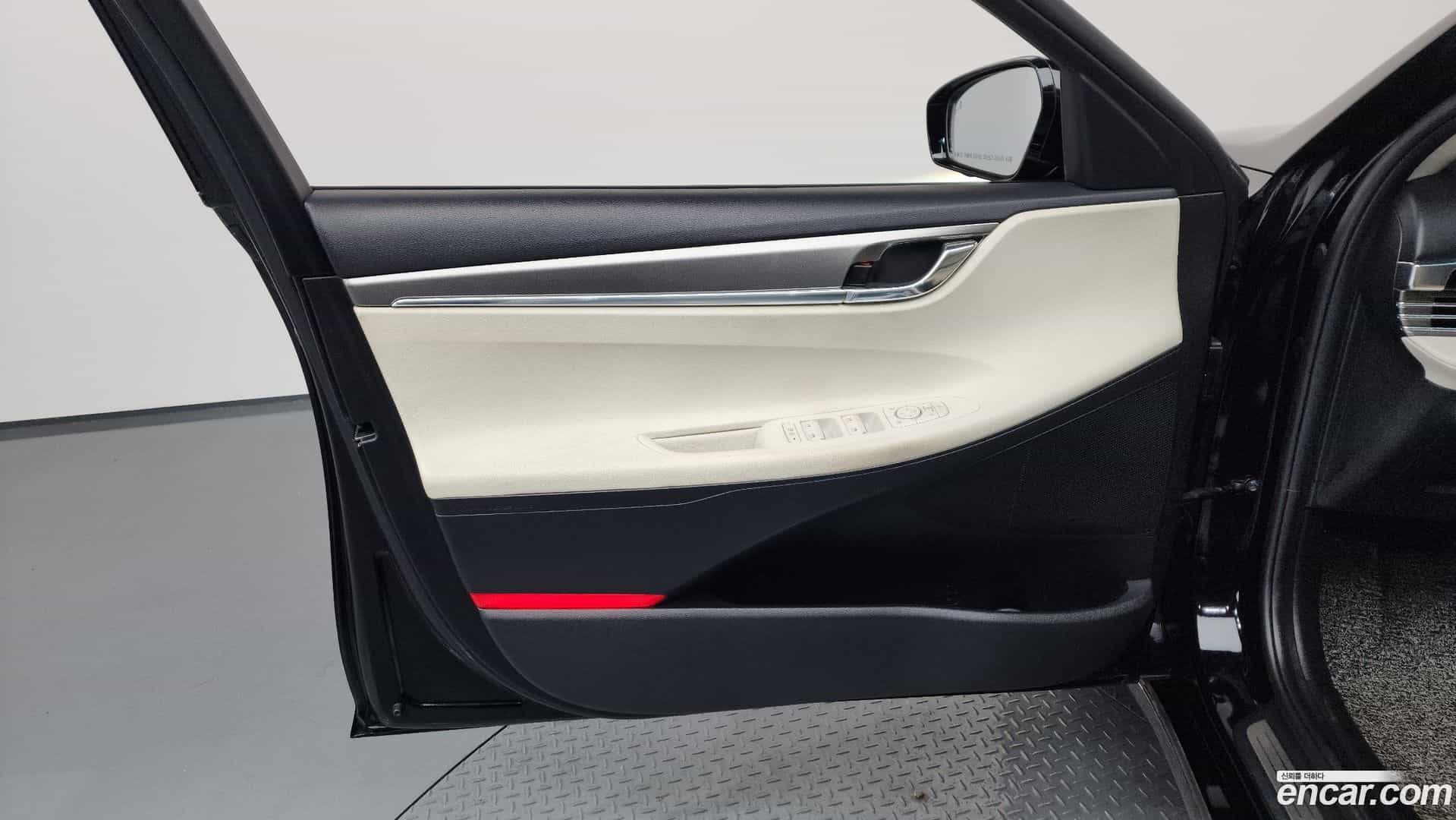 Grandeur Hyundai 2022.3-INNER-034