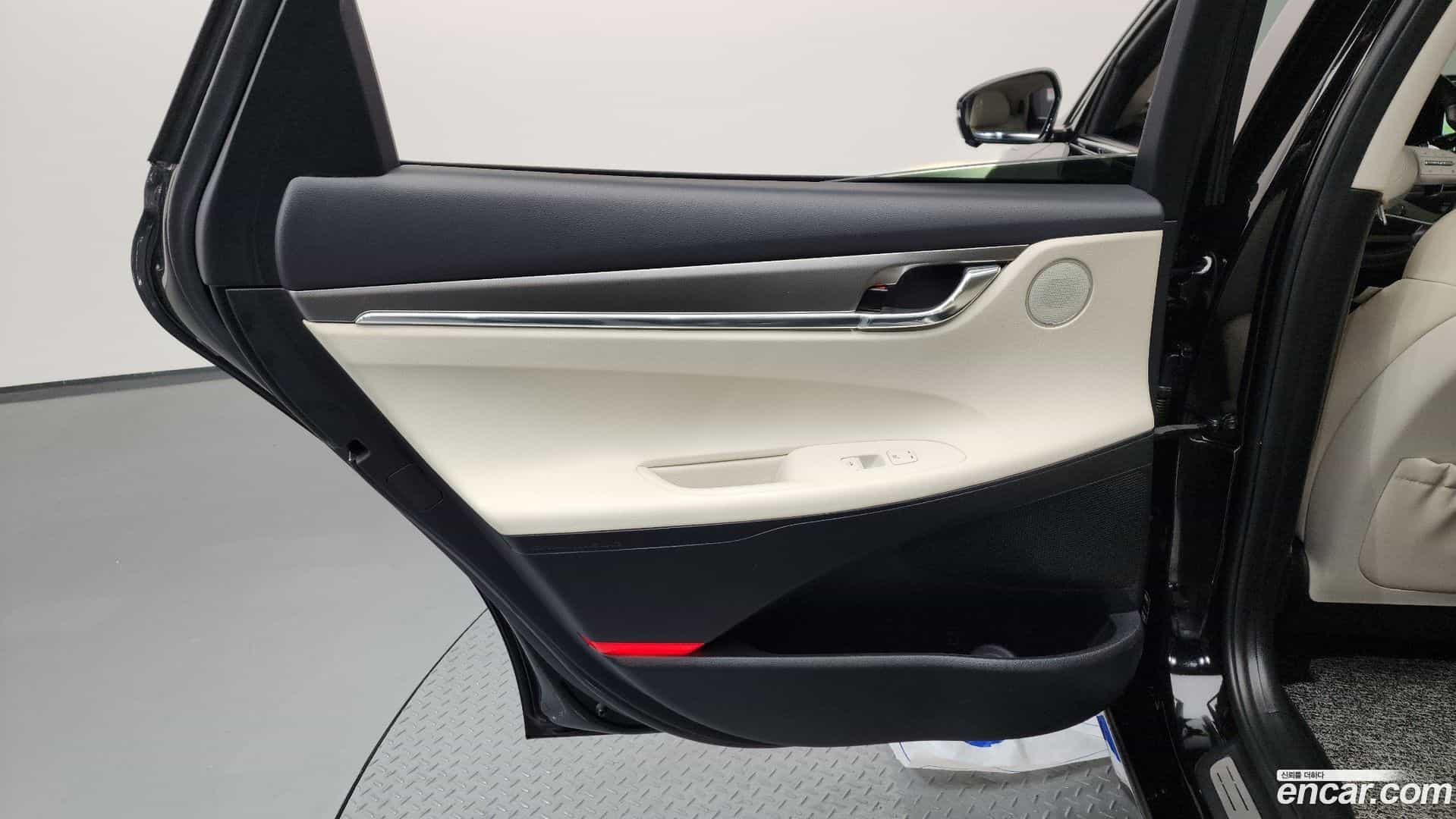 Grandeur Hyundai 2022.3-INNER-035