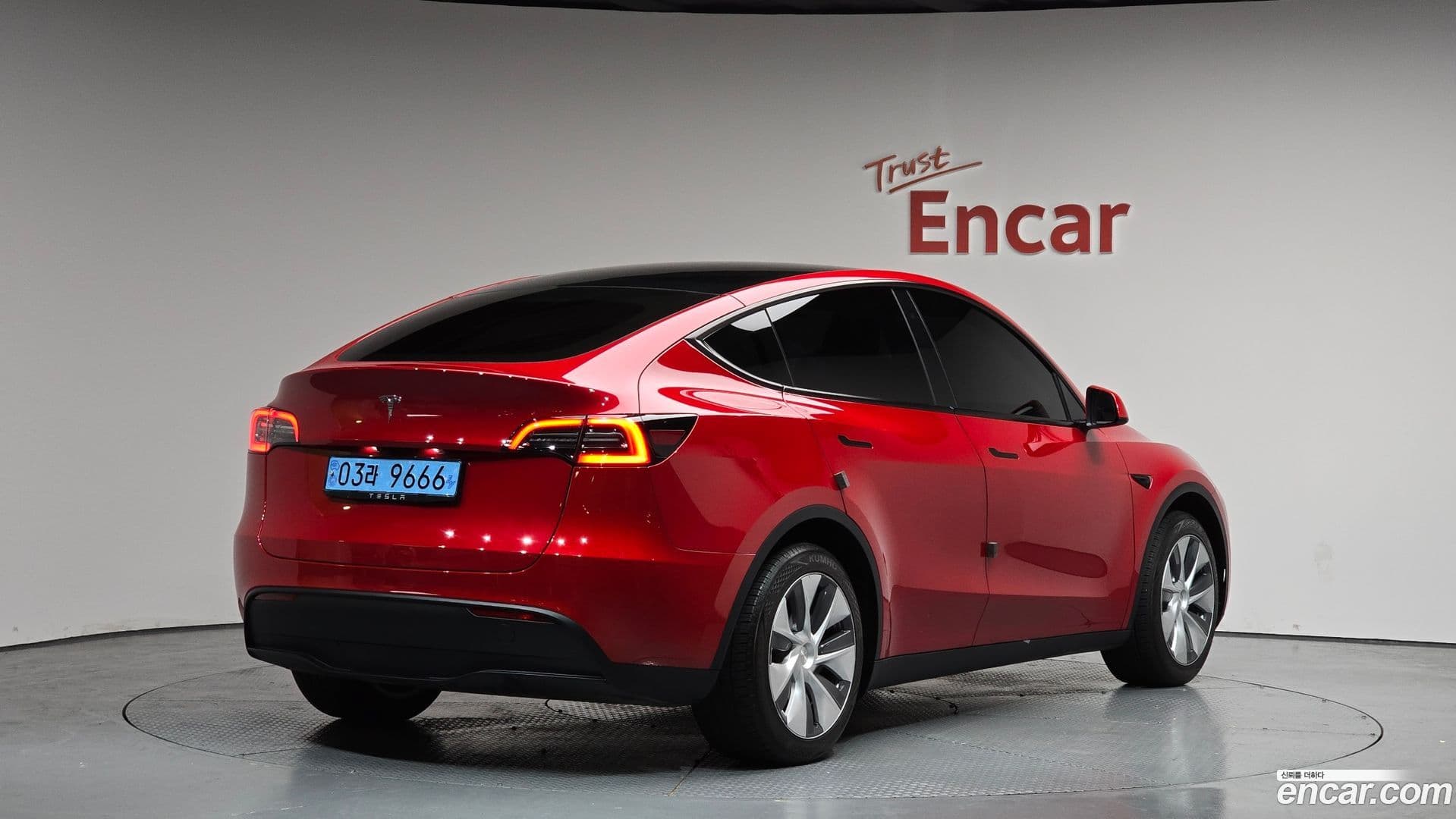 Main__Slider__Photo:Model Y Tesla 2023.8-1