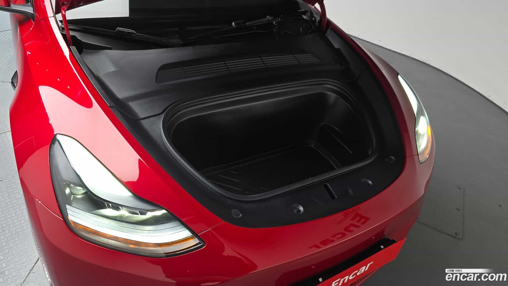 Model Y Tesla 2023.8-OUTER-006
