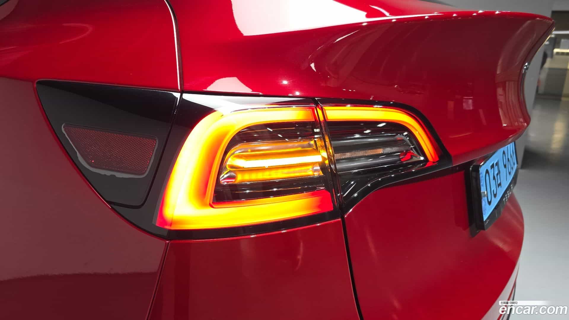 Model Y Tesla 2023.8-OUTER-033