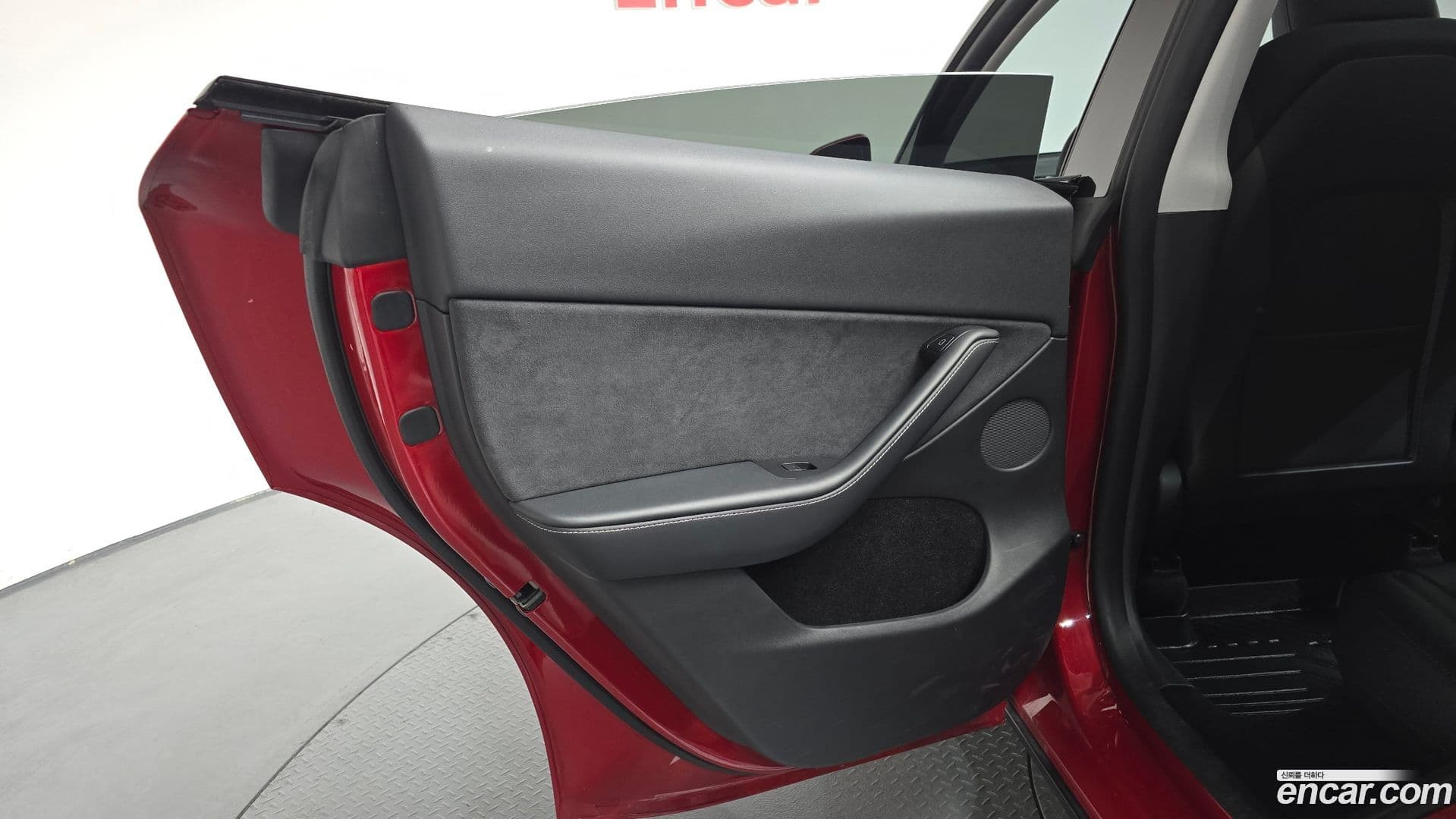 Main__Slider__Photo:Model Y Tesla 2023.8-24