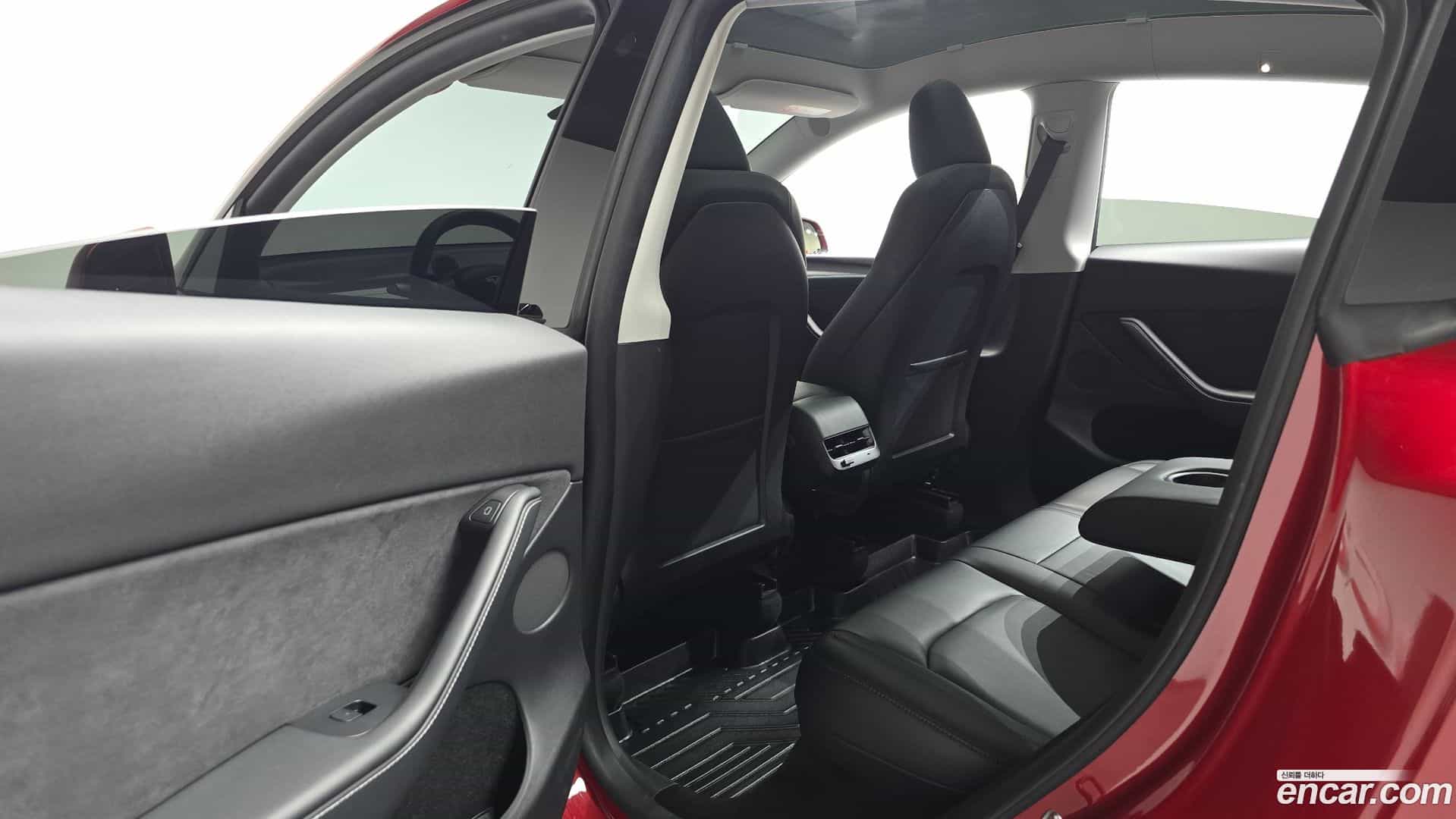 Model Y Tesla 2023.8-INNER-036