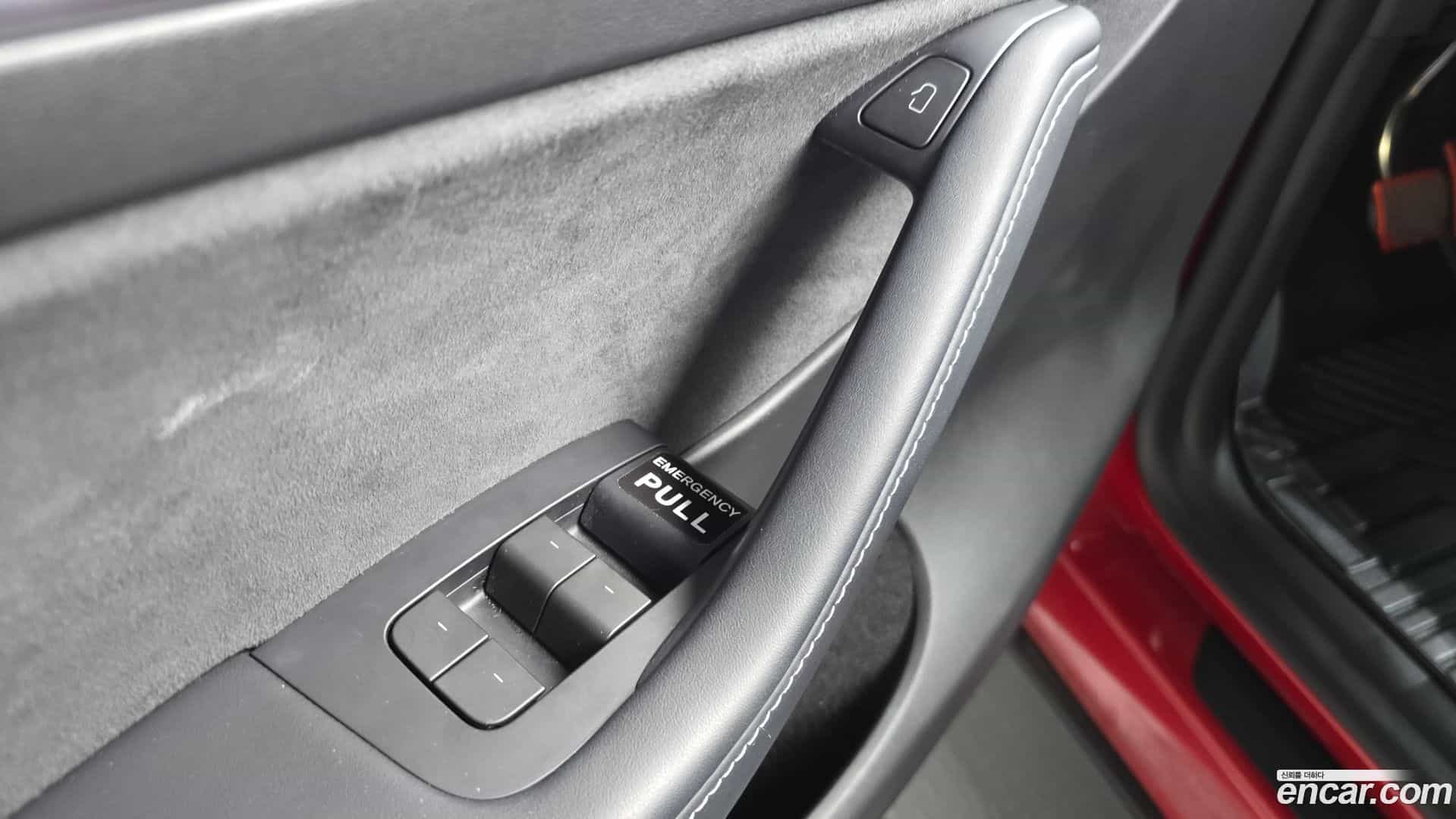 Model Y Tesla 2023.8-OPTION-041