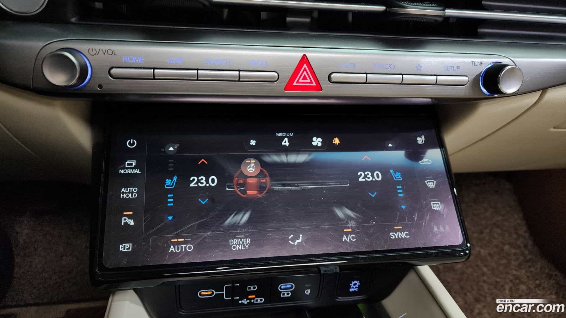 Grandeur Hyundai 2023.11-OPTION-016