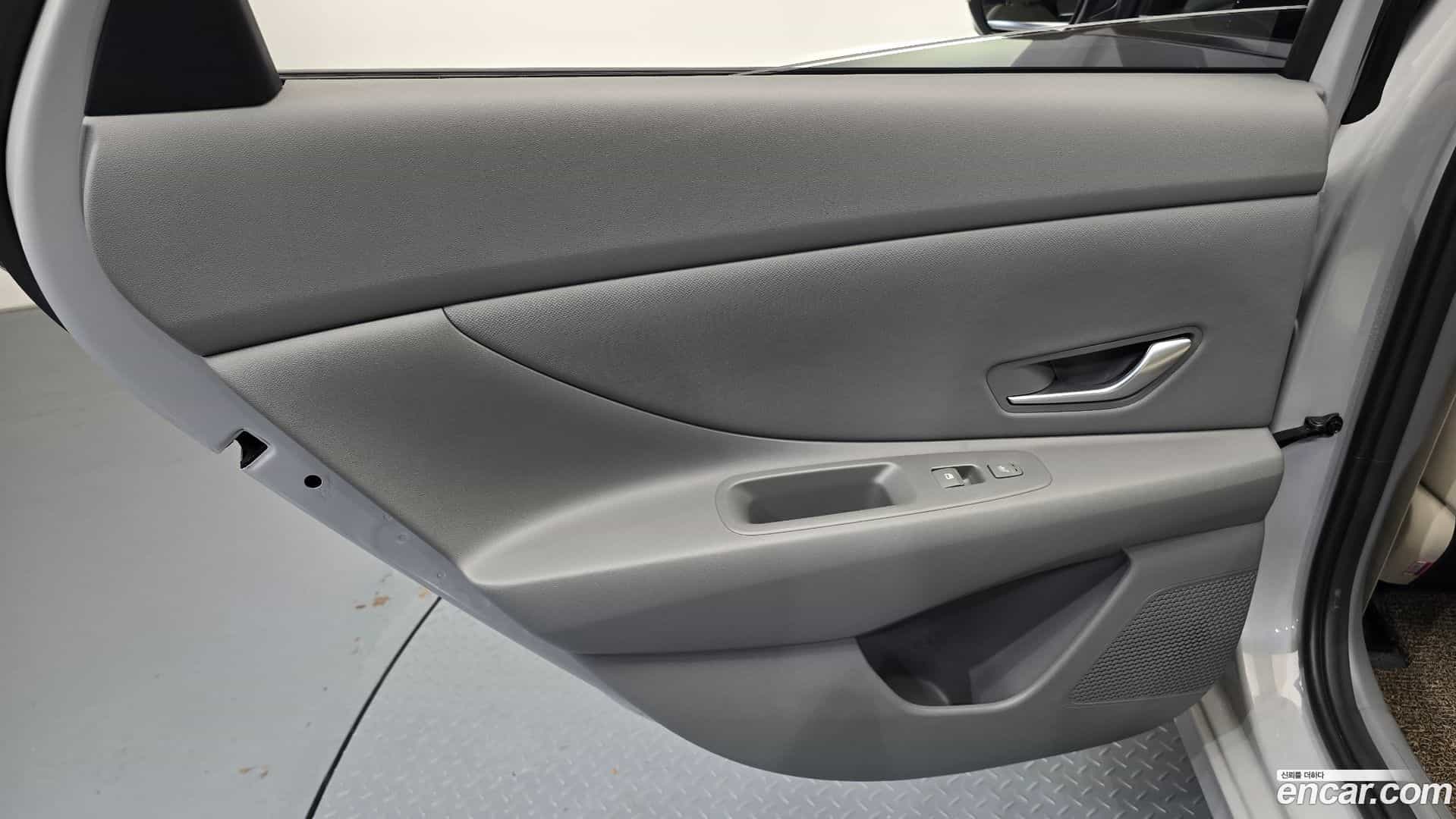AVANTE Hyundai 2025.2-INNER-035