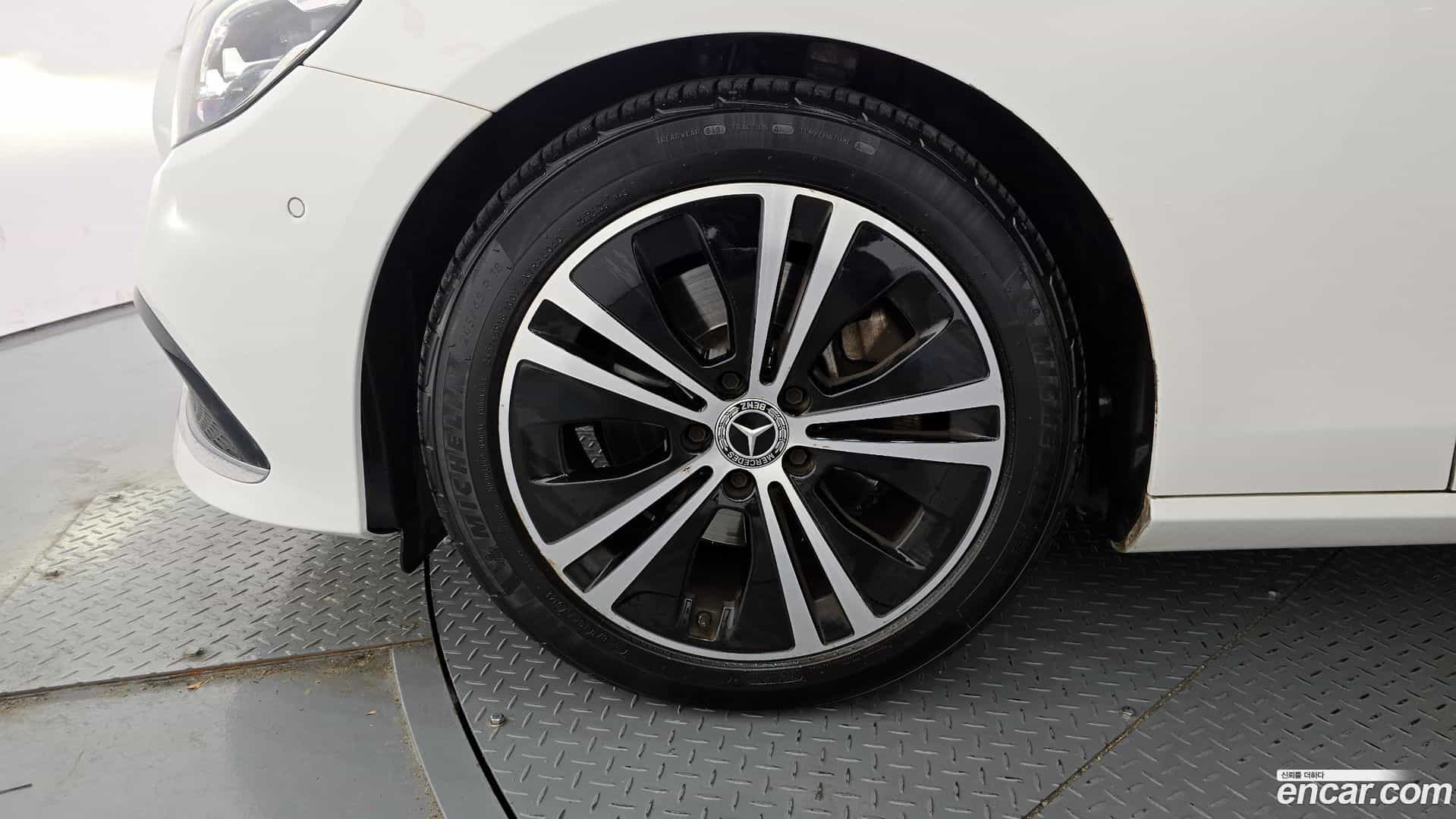 E-Class Mercedes-Benz 2021.3-OUTER-005