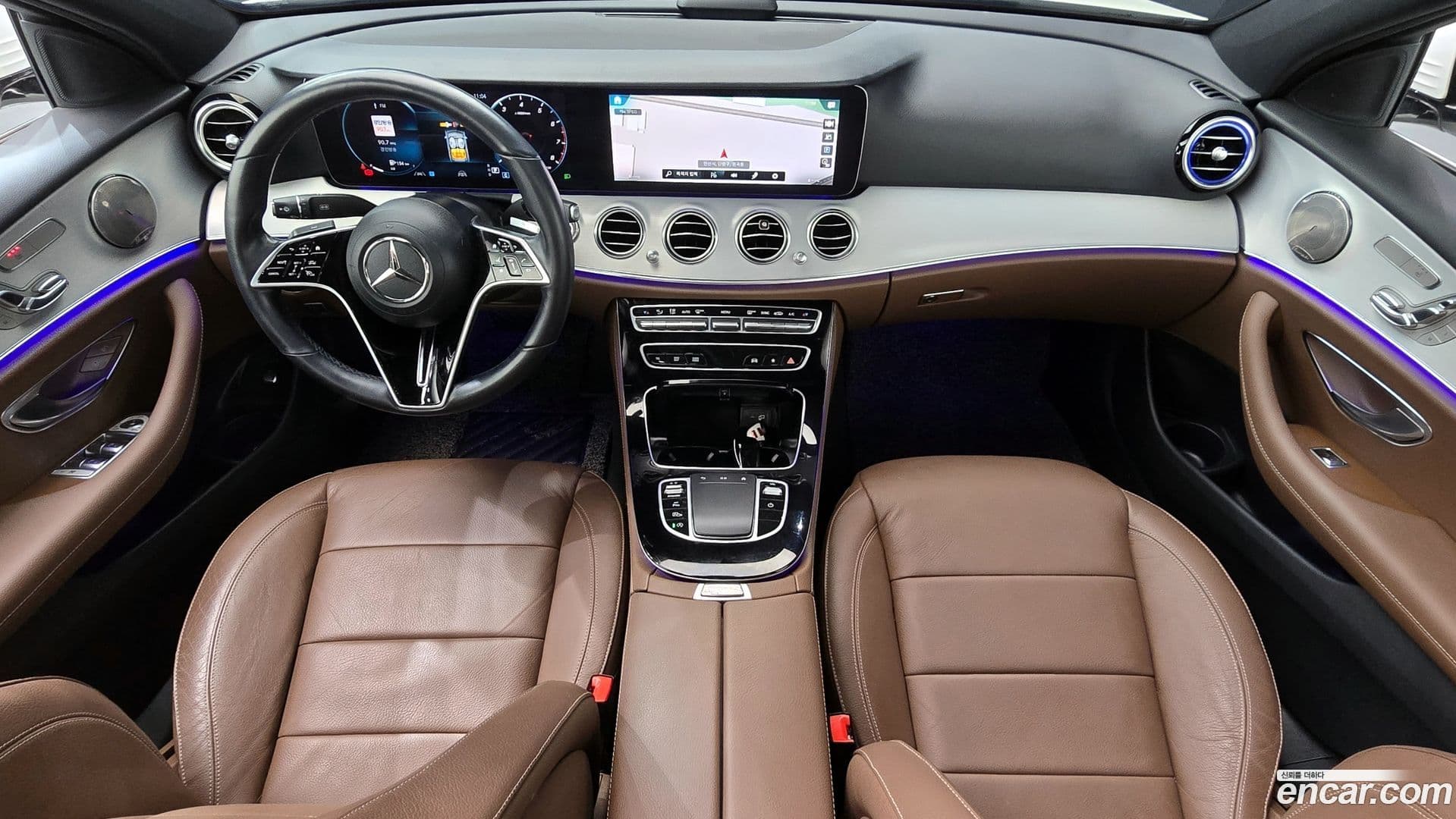 Main__Slider__Photo:E-Class Mercedes-Benz 2021.3-6